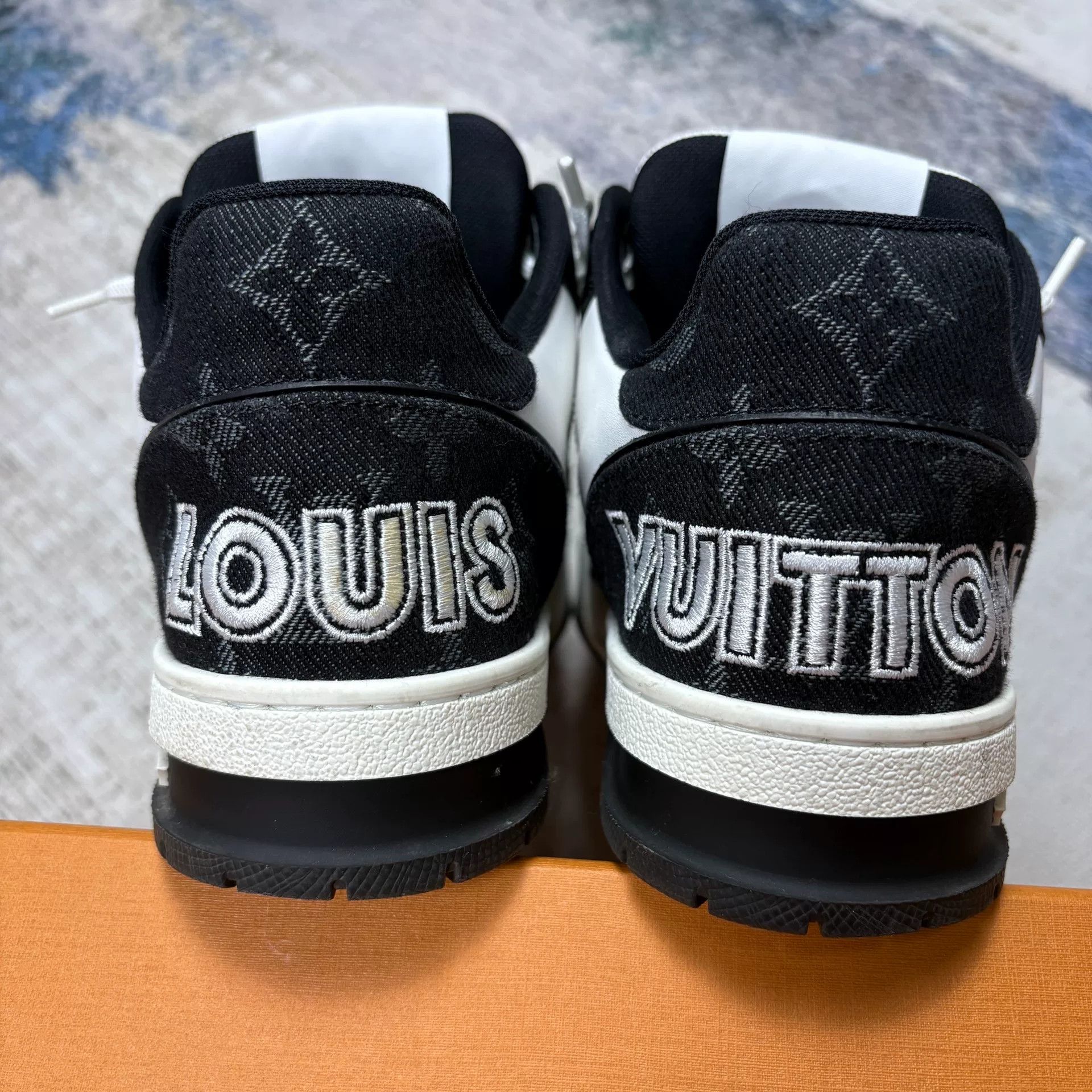 Louis Vuitton Louis Vuitton LV Trainer Women's Mid-Top Sneakers Size US 4.5 / IT 34.5 - 6 Thumbnail
