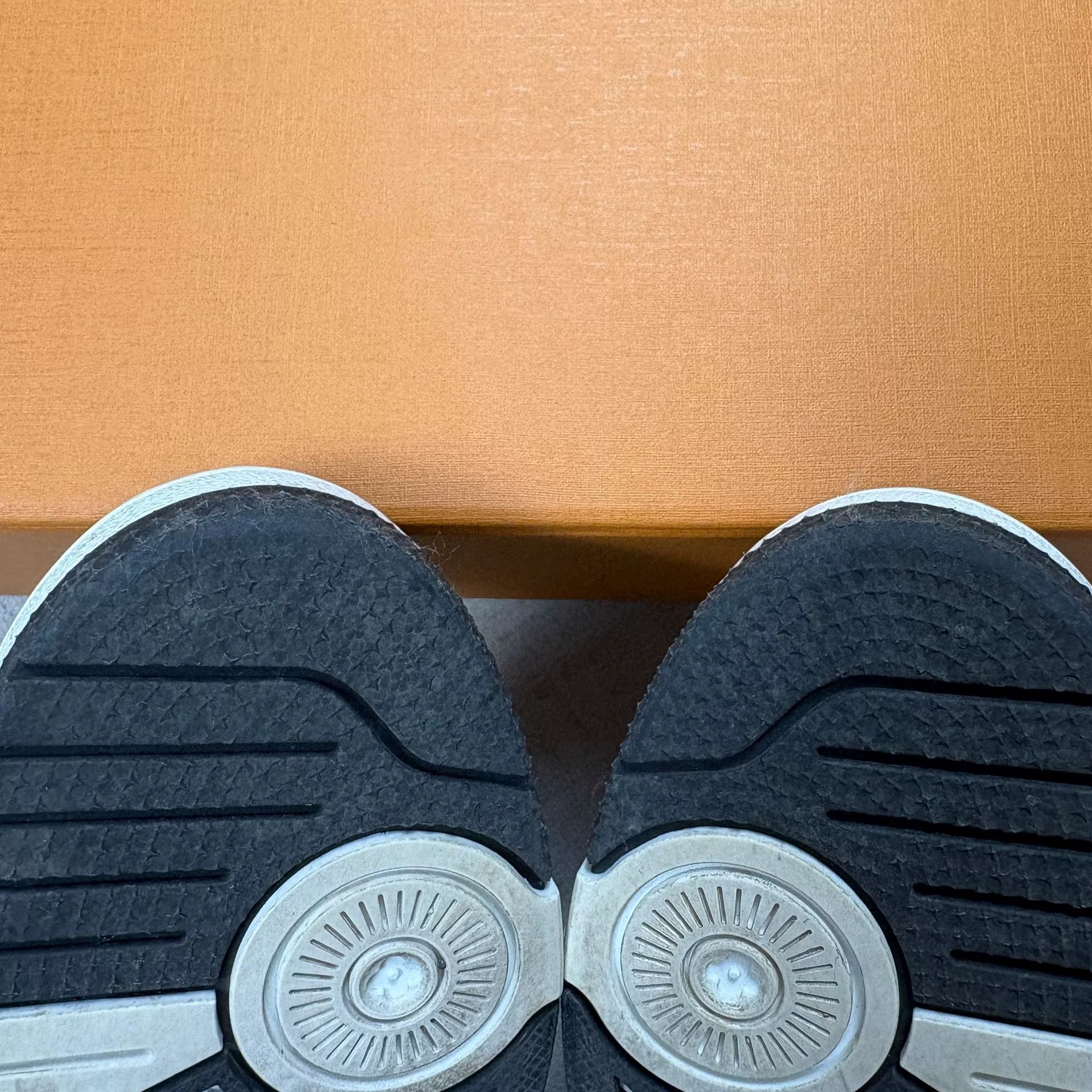 Louis Vuitton Louis Vuitton LV Trainer Women's Mid-Top Sneakers Size US 4.5 / IT 34.5 - 8 Thumbnail