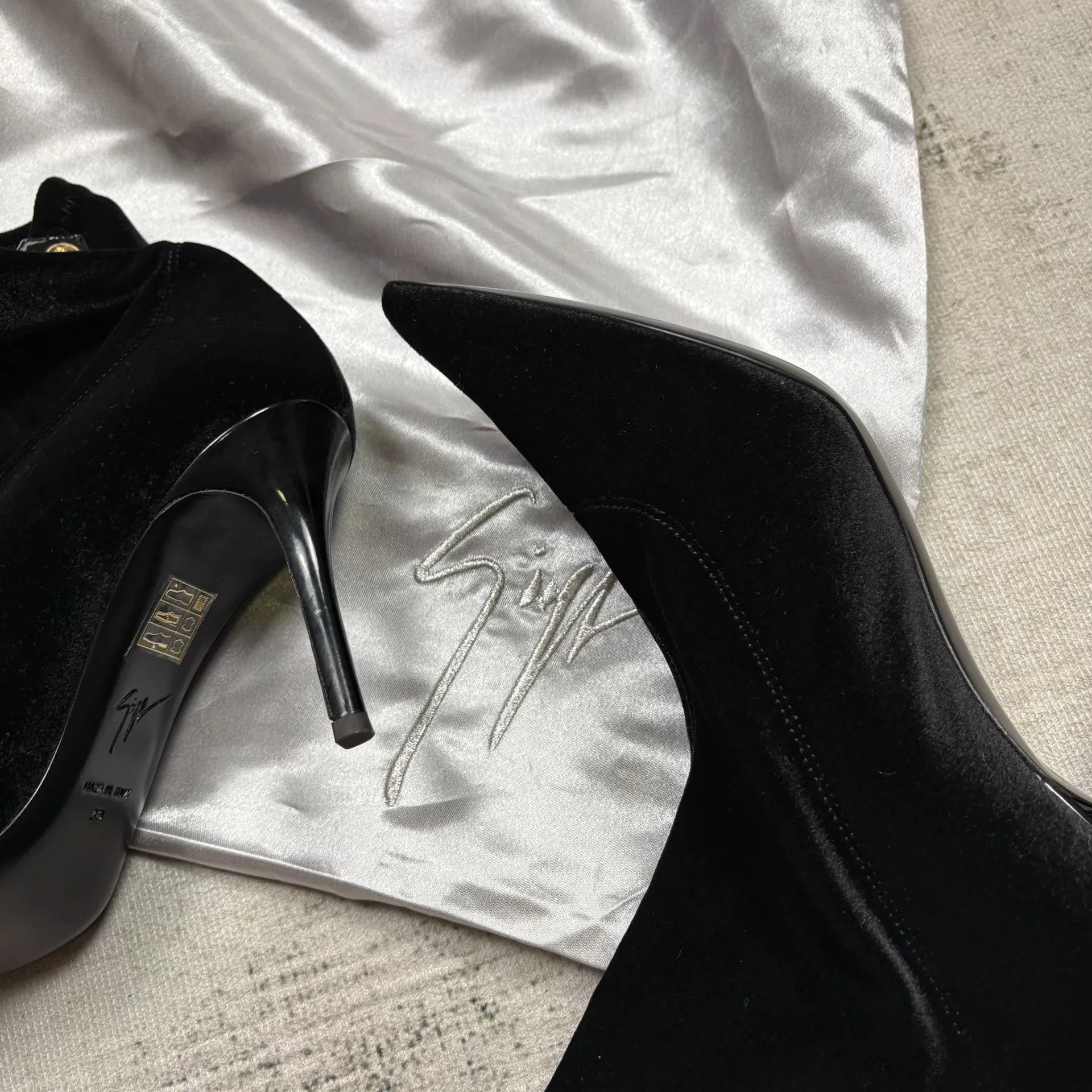Giuseppe Zanotti GIUSEPPE ZANOTTI Velvet High Heels Size US 8 / IT 38 - 8 Thumbnail