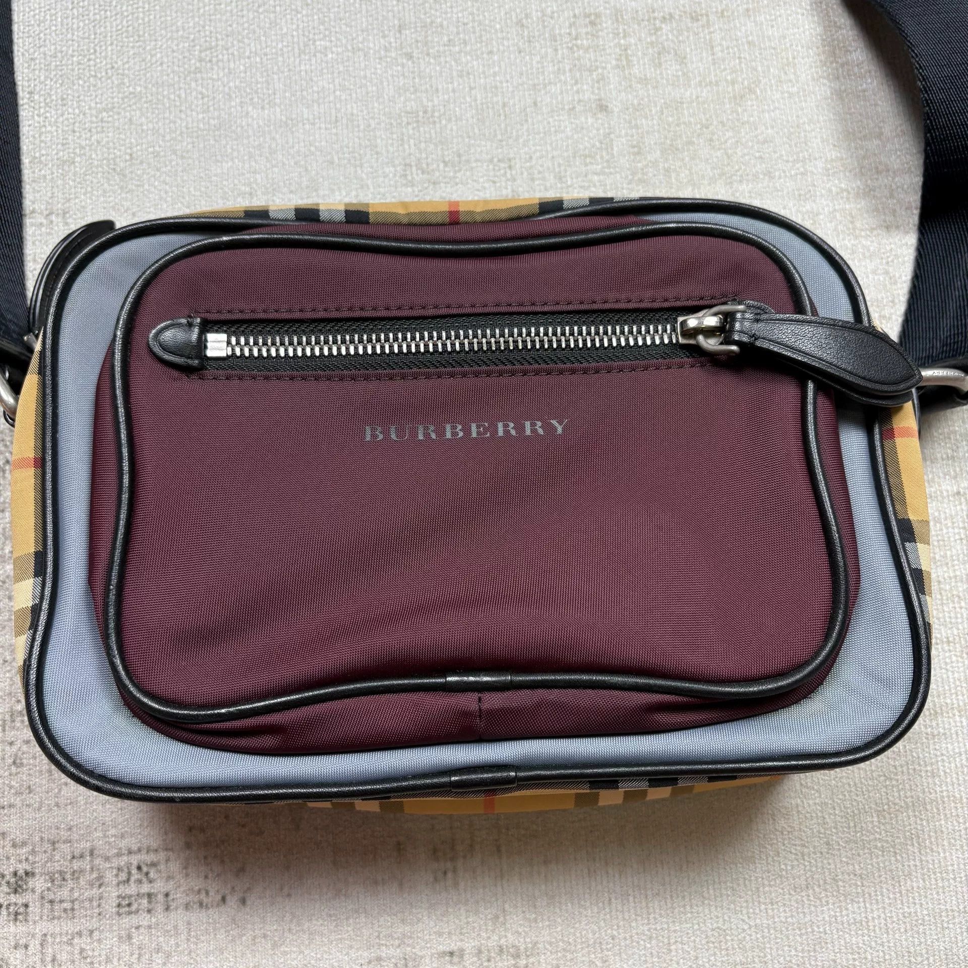 Burberry Burberry Crossbody Shoulder Bag Size ONE SIZE - 2 Thumbnail