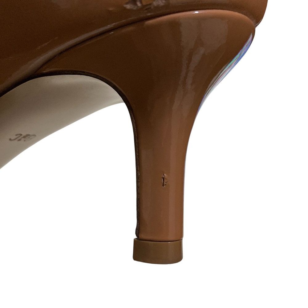Salvatore Ferragamo Salvatore Ferragamo Salvatore Ferragamo Vara Patent Leather Pumps Leather Shoes DUTY FREE for USA Size ONE SIZE - 11 Thumbnail