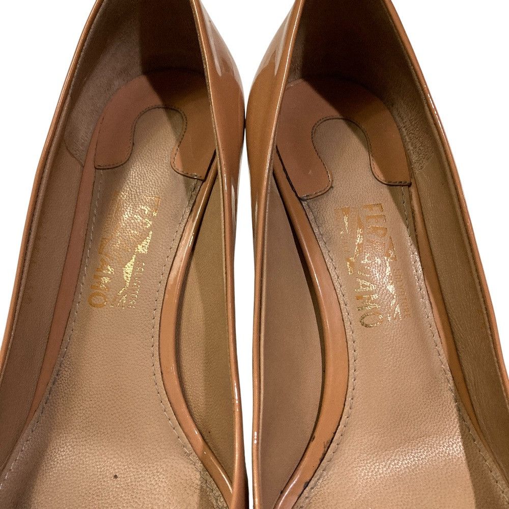 Salvatore Ferragamo Salvatore Ferragamo Salvatore Ferragamo Vara Patent Leather Pumps Leather Shoes DUTY FREE for USA Size ONE SIZE - 13 Thumbnail