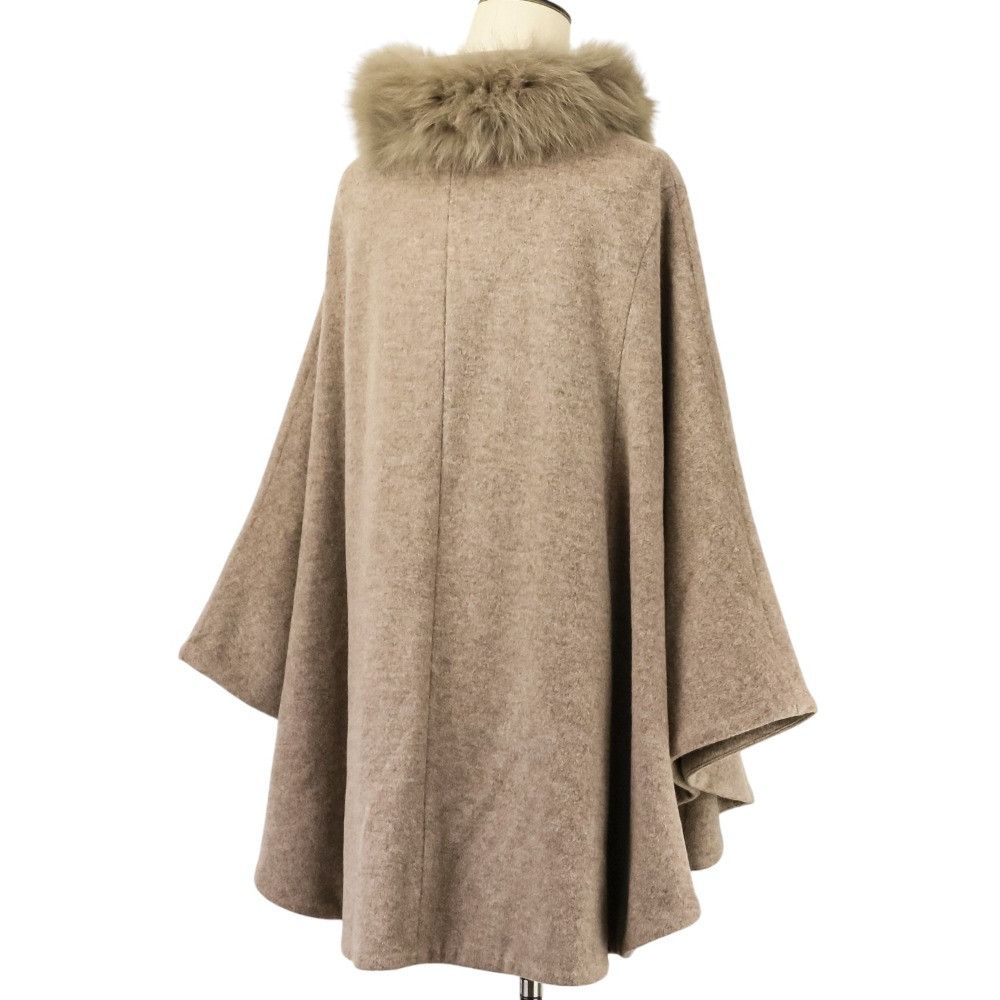 Other Other La MODE Fox Fur Wool Poncho Coat Textile Outerwear DUTY FREE for USA Size ONE SIZE - 6 Thumbnail