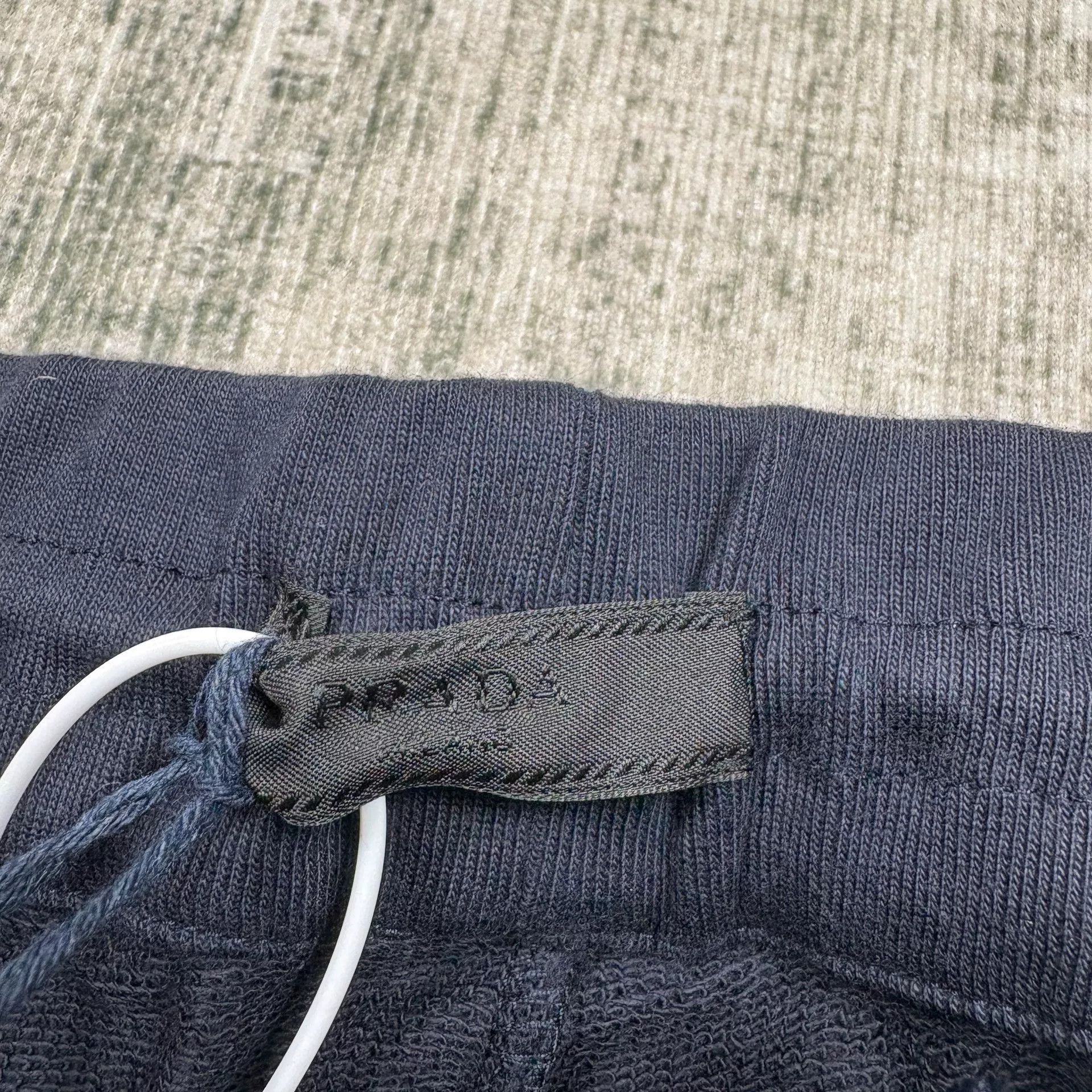 Prada PRADA Casual Shorts Size US 26 / EU 42 - 2 Thumbnail