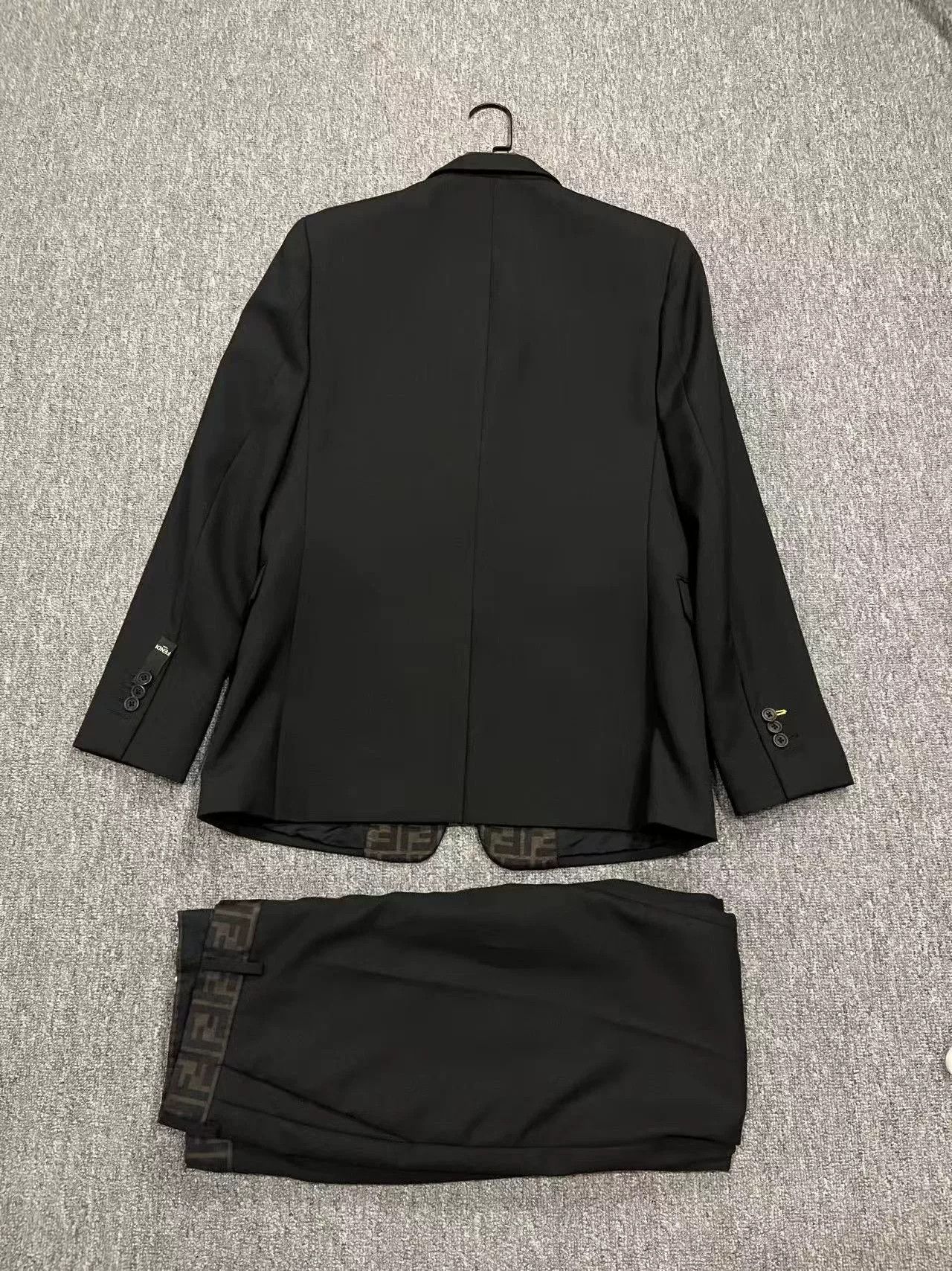 Fendi Fendi Logo Suit Set in Excellent Condition Size US M / EU 48-50 / 2 - 2 Thumbnail