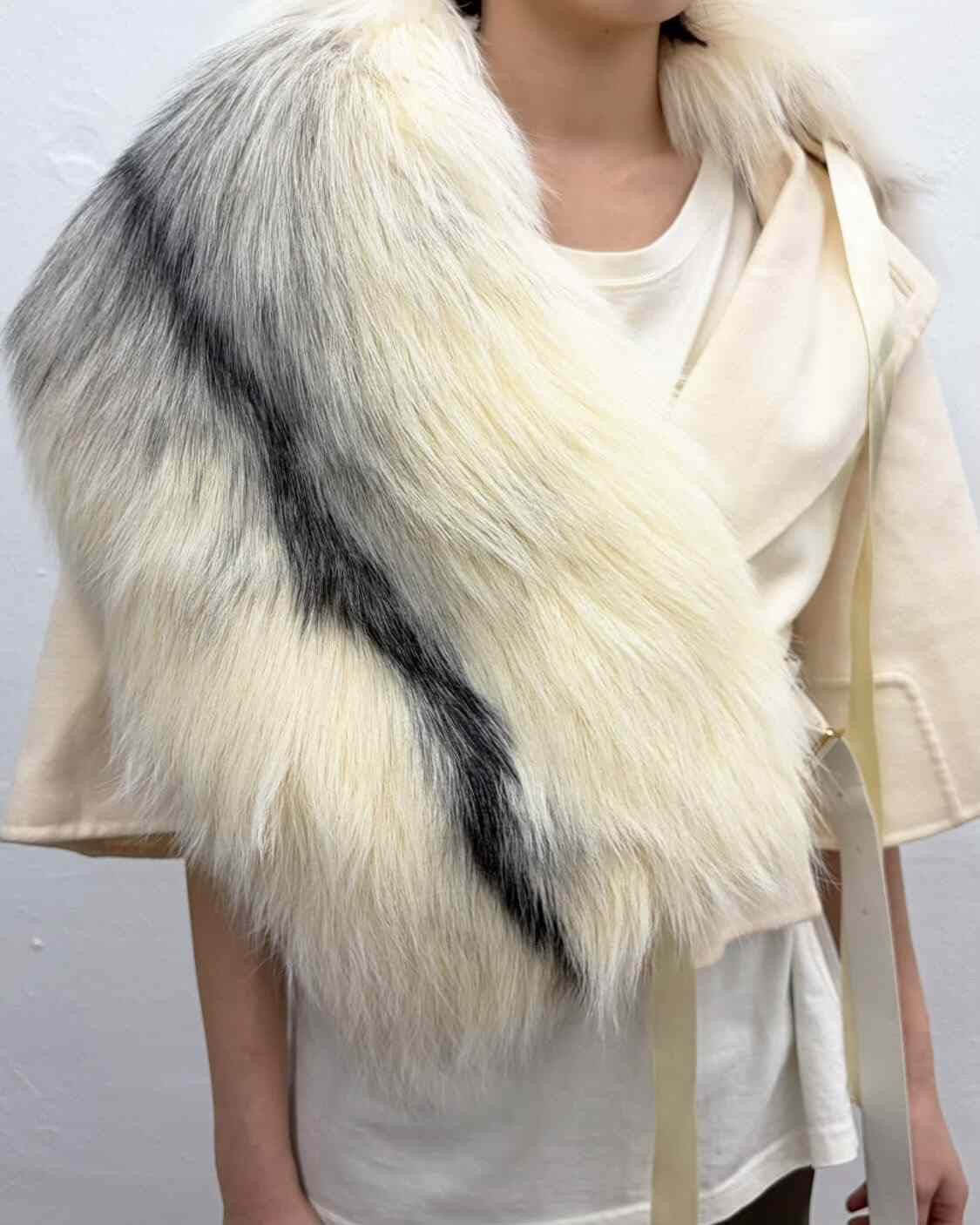 Salvatore Ferragamo Salvatore Ferragamo Fur Leather Coat Size M / US 6-8 / IT 42-44 - 4 Thumbnail