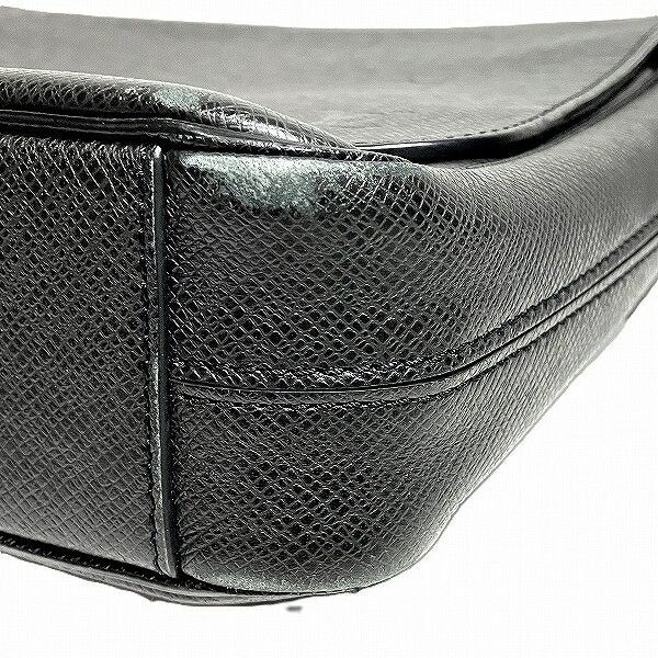 Louis Vuitton Louis Vuitton Roman PM Taiga Leather Shoulder Bag Leather Shoulder Bag M32852 DUTY FREE for USA