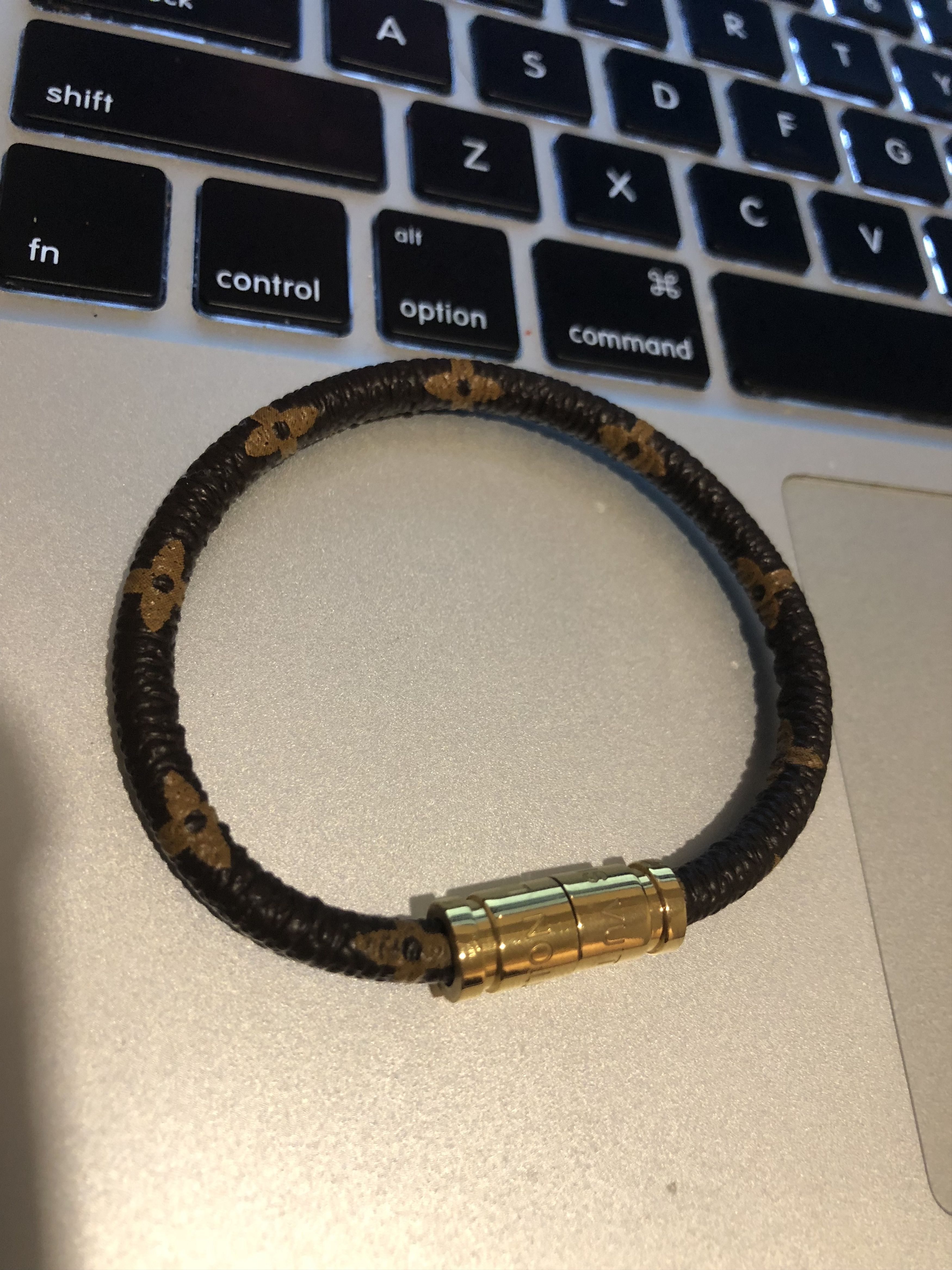 louis vuitton bracelet magnetic