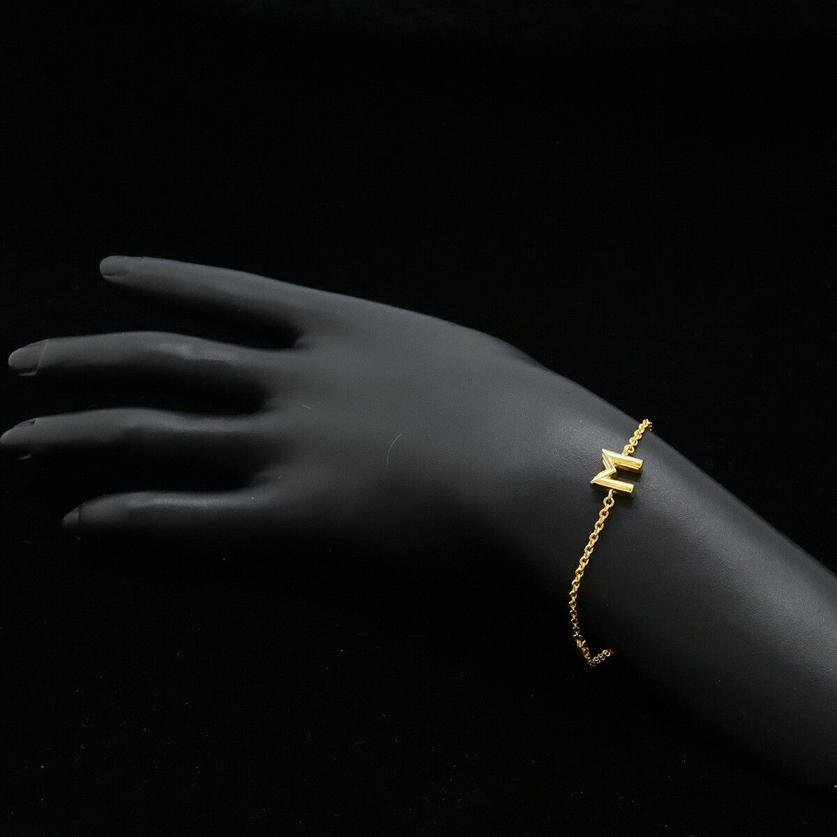 Louis Vuitton Louis Vuitton Louis Vuitton LV&ME M Initial Bracelet Metal Bracelet M67170 DUTY FREE for USA Size ONE SIZE - 6 Thumbnail