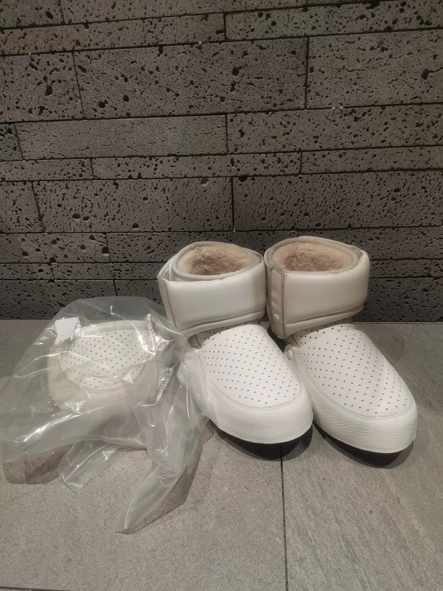 Ugg Shayne Oliver x UGG Sabatons Boots Size US 9 / EU 42 - 4 Thumbnail