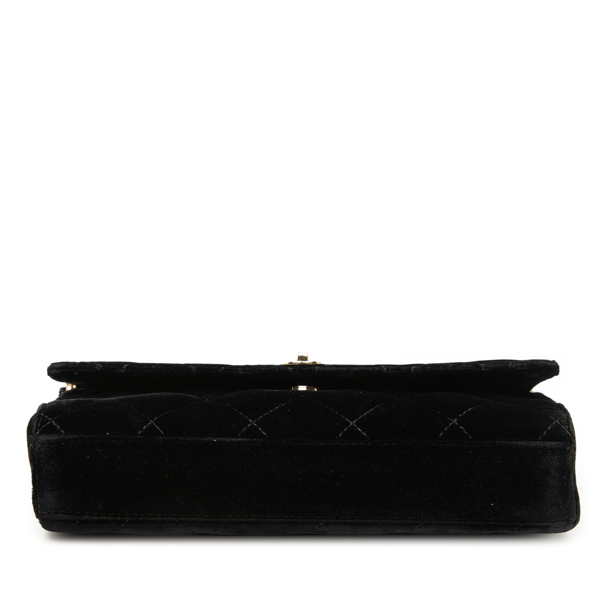 Chanel CC Quilted Velvet Chain Shoulder Bag Size ONE SIZE - 3 Thumbnail