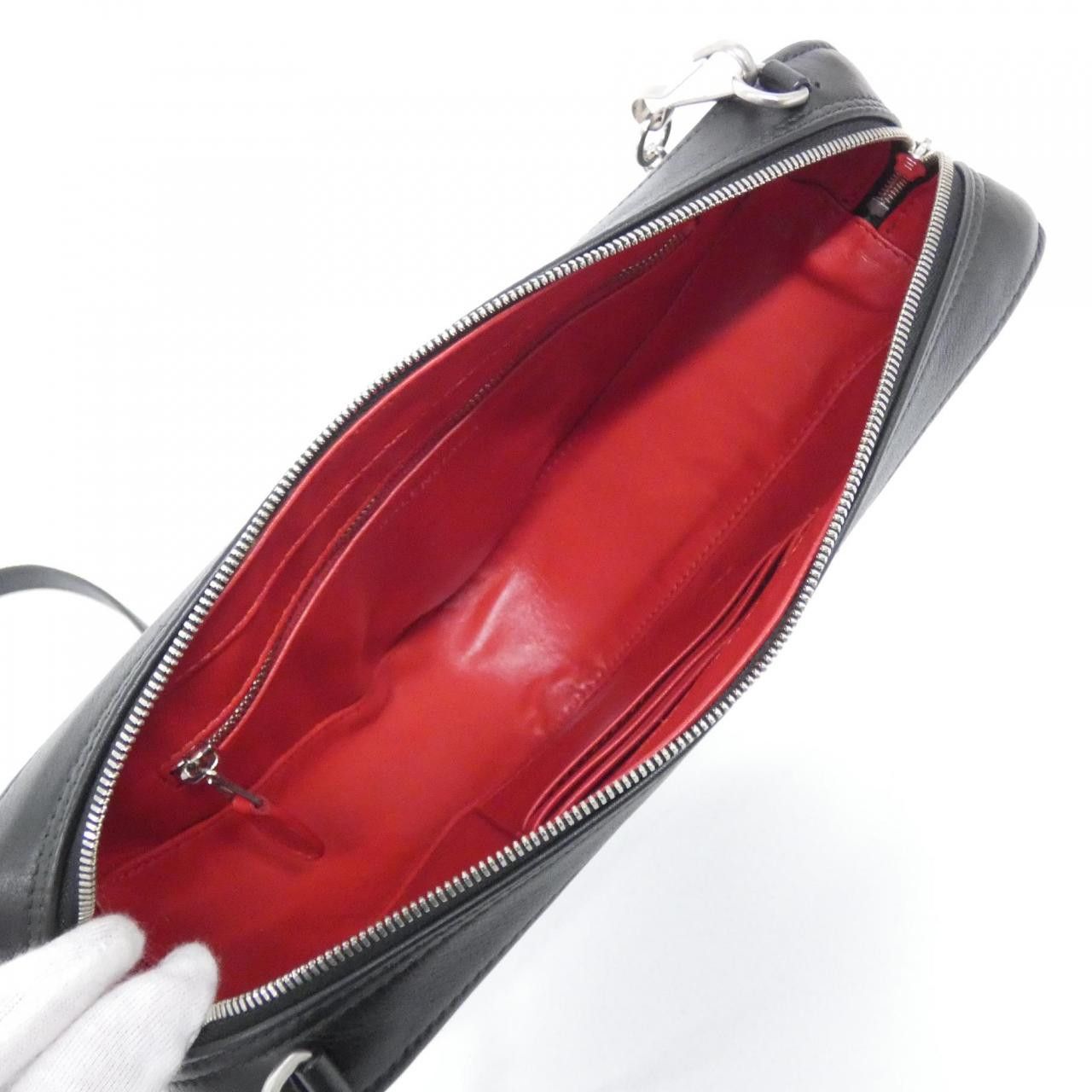 Balenciaga Balenciaga Balenciaga Triangle Chain Calfskin Shoulder Bag Leather Shoulder Bag 516666 C8K02 DUTY FREE for USA Size ONE SIZE - 6 Thumbnail