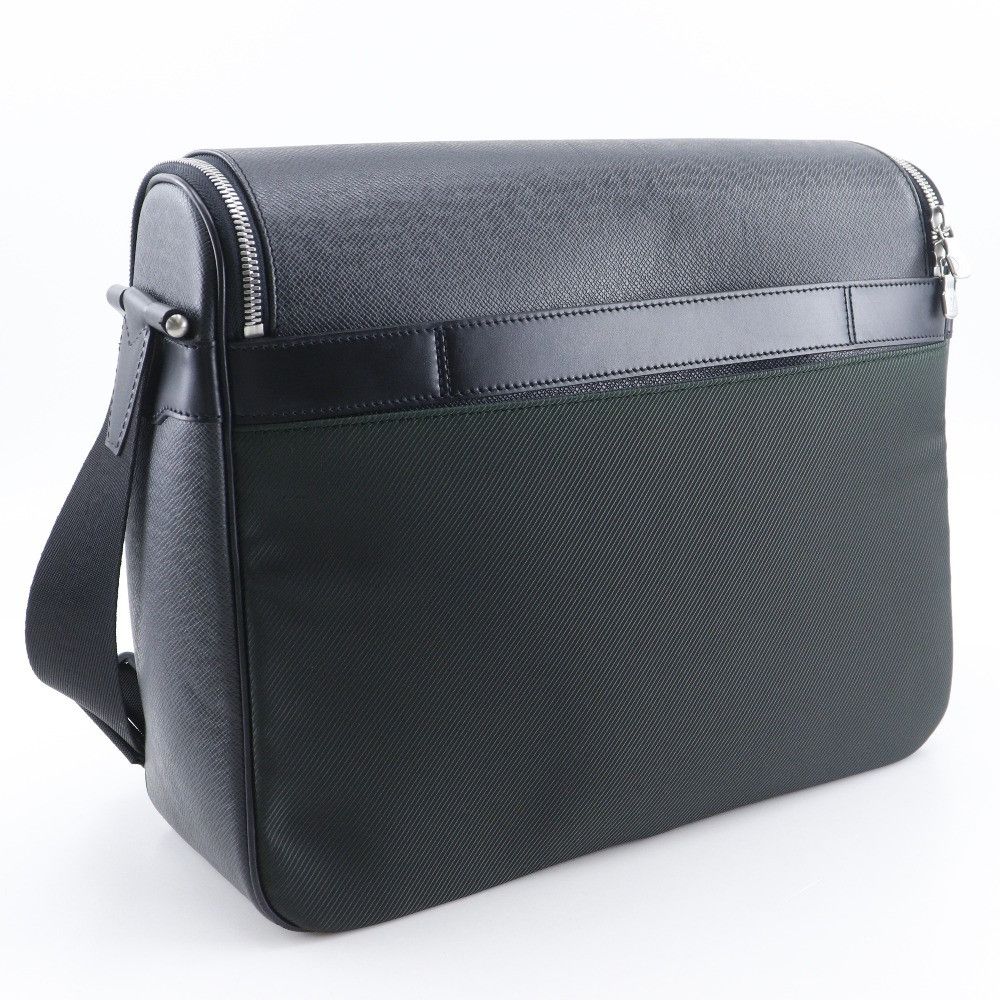 Louis Vuitton Louis Vuitton Louis Vuitton Taïmyr Taiga Nylon Shoulder Bag Textile Shoulder Bag M30862 DUTY FREE for USA Size ONE SIZE - 3 Thumbnail