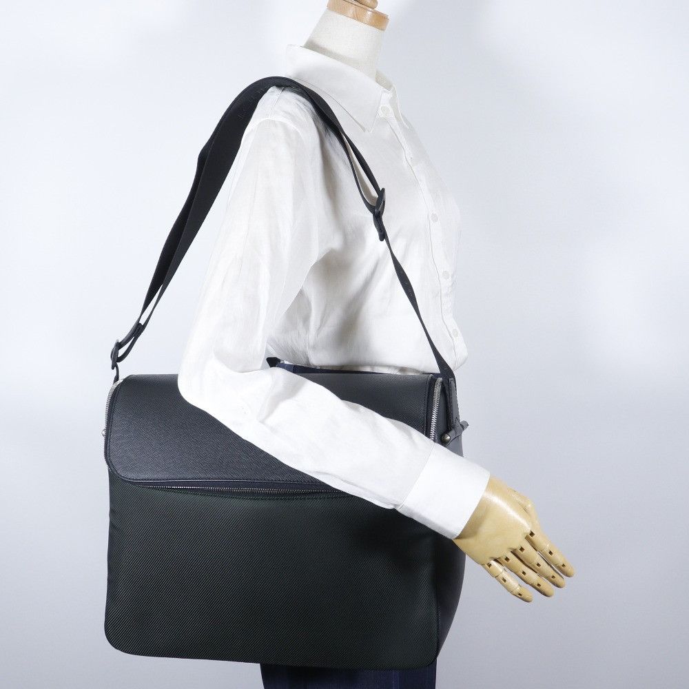 Louis Vuitton Louis Vuitton Louis Vuitton Taïmyr Taiga Nylon Shoulder Bag Textile Shoulder Bag M30862 DUTY FREE for USA Size ONE SIZE - 20 Thumbnail