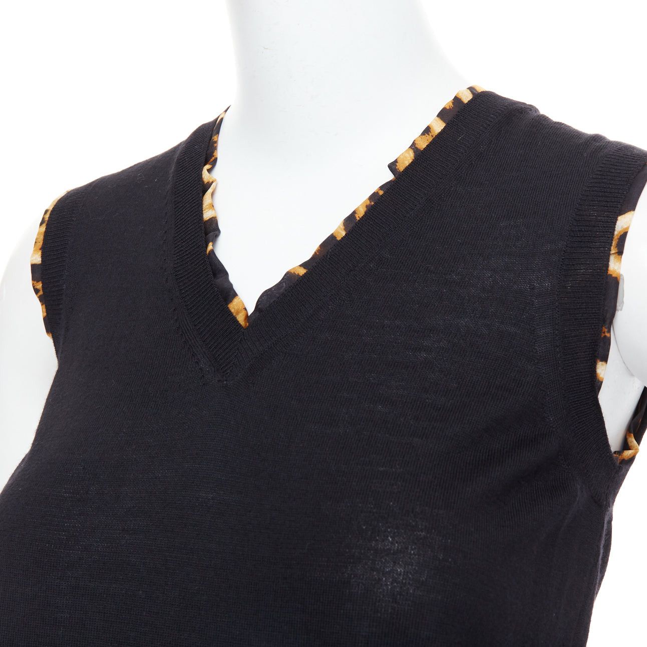 Saint Laurent Paris YVES SAINT LAURENT black virgin wool leopard silk trim sweater vest S Size S / US 4 / IT 40 - 2 Thumbnail