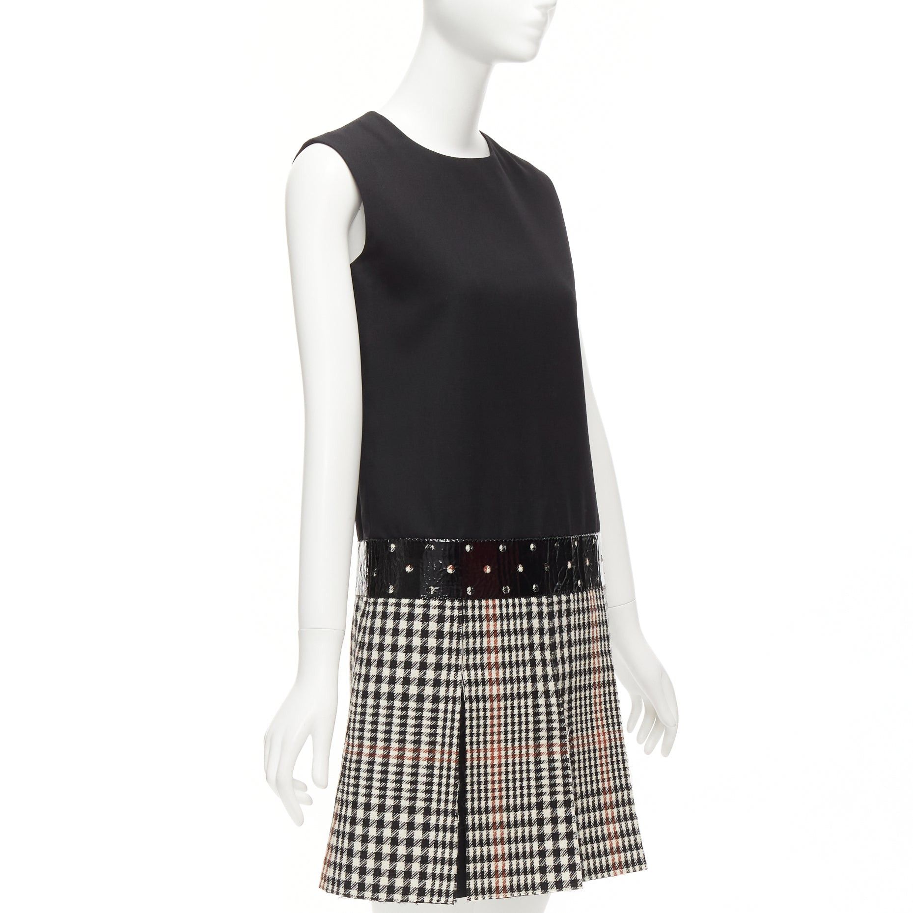 Saint Laurent Paris YVES SAINT LAURENT 2011 Runway wool black houndstooth fit flare dress FR36 S Size S / US 4 / IT 40 - 3 Thumbnail