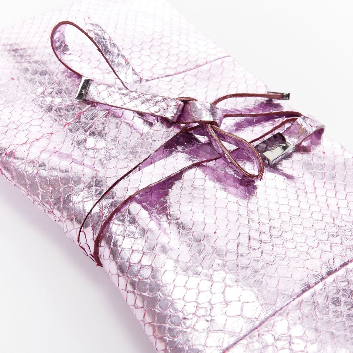 Saint Laurent Paris YVES SAINT LAURENT pink metallic scaled leather wraparound clutch bag Size ONE SIZE - 7 Thumbnail