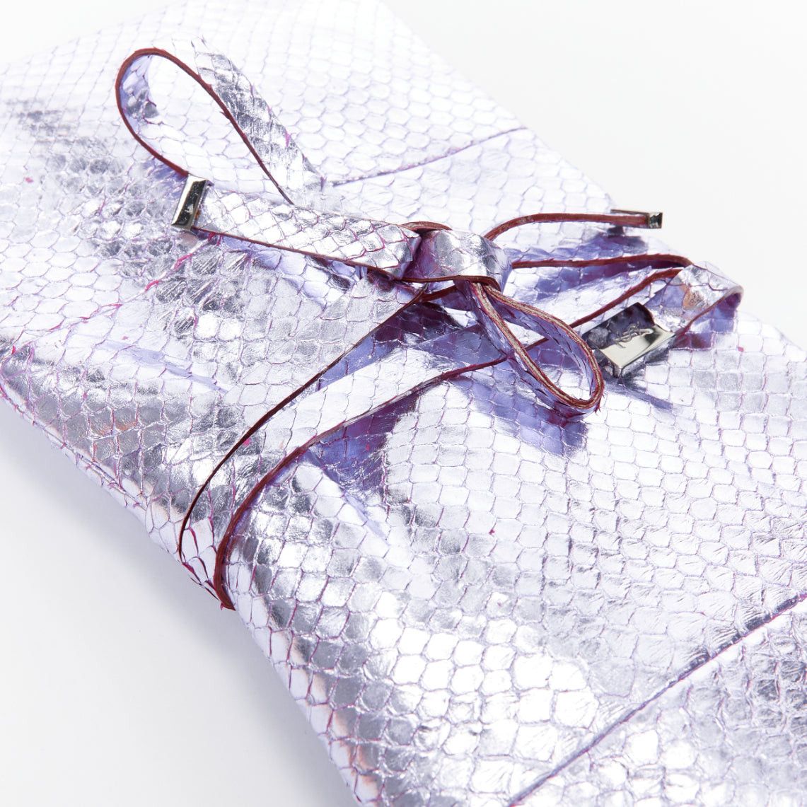 Saint Laurent Paris YVES SAINT LAURENT purple metallic scaled leather wraparound clutch bag Size ONE SIZE - 7 Thumbnail