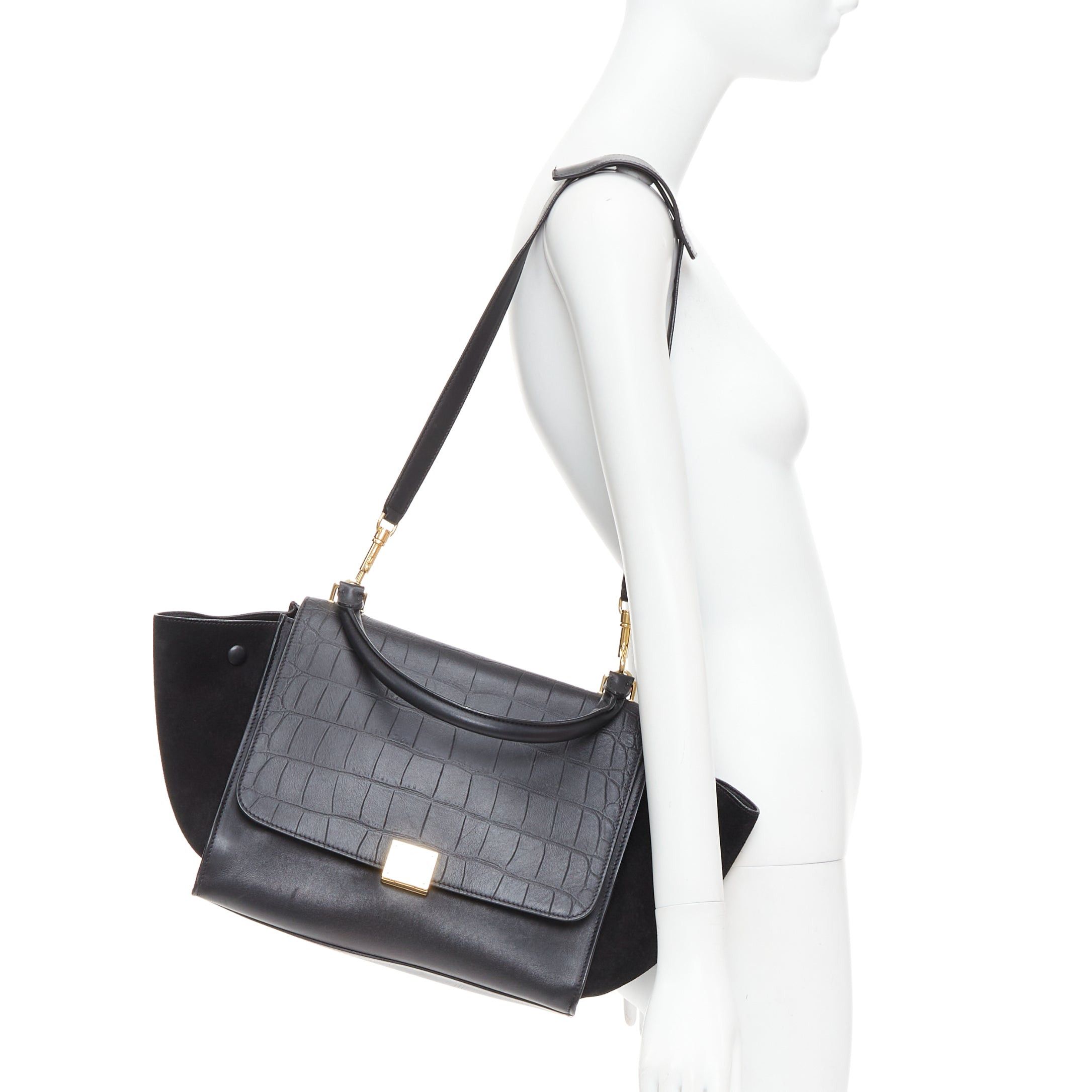 Celine CELINE Trapeze black embossed scaled leather gold clasp crossbody bag Size ONE SIZE - 2 Thumbnail