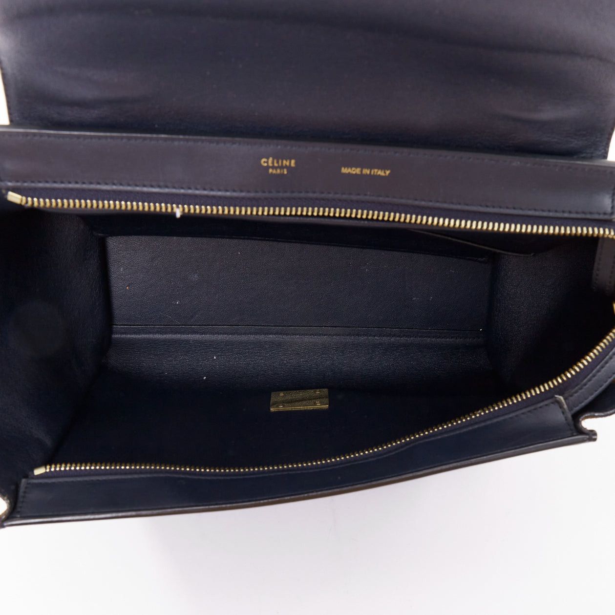 Celine CELINE Trapeze beige scaled leather flap navy brown gold hardware bag Size ONE SIZE - 10 Thumbnail