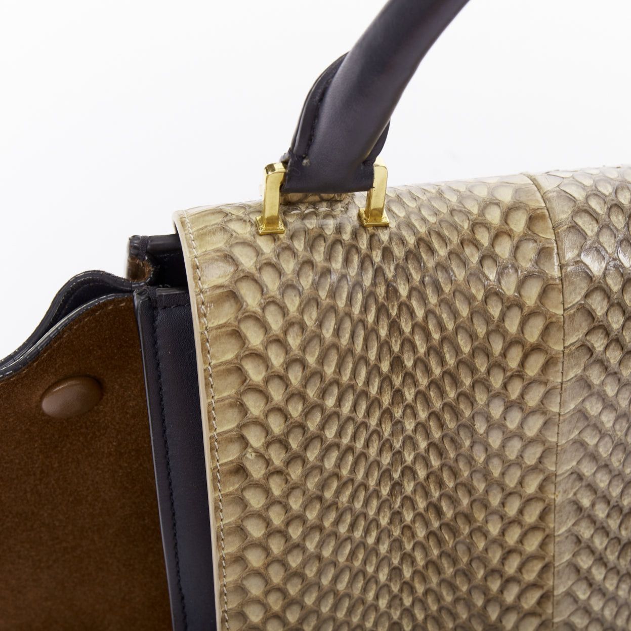 Celine CELINE Trapeze beige scaled leather flap navy brown gold hardware bag Size ONE SIZE - 8 Thumbnail