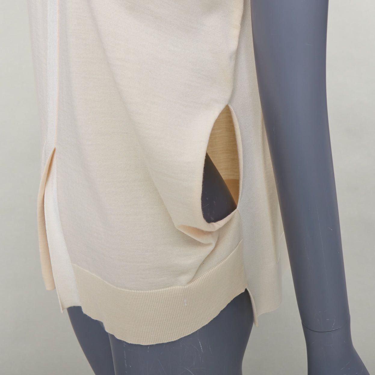 Celine OLD CELINE Phoebe Philo beige wool cashmere blend split hem sweater vest S Size S / US 4 / IT 40 - 2 Thumbnail