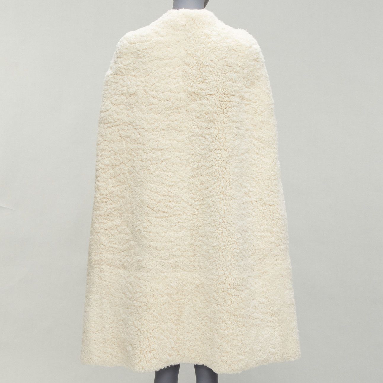 Celine rare OLD CELINE Phoebe Philo 2010 Runway gold buckle cream shearling cape FR36 Size S / US 4 / IT 40 - 5 Thumbnail