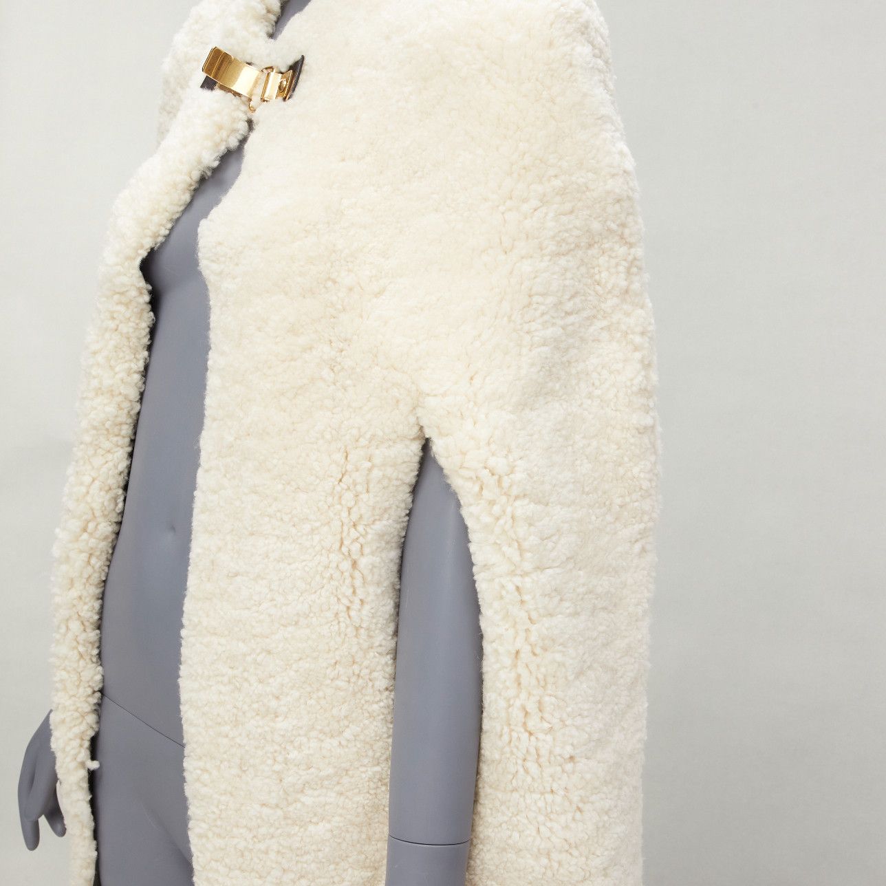 Celine rare OLD CELINE Phoebe Philo 2010 Runway gold buckle cream shearling cape FR36 Size S / US 4 / IT 40 - 8 Thumbnail