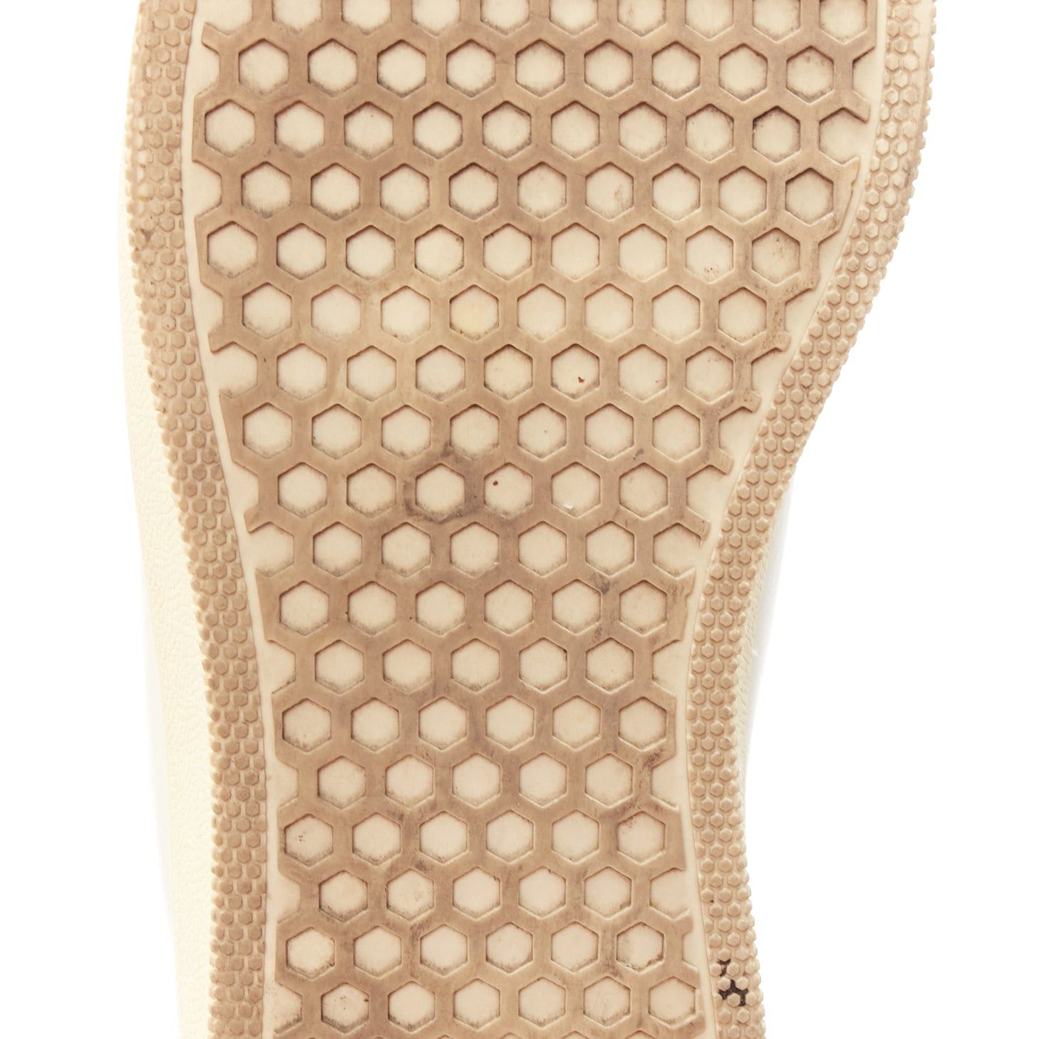 Celine OLD CELINE 2015 cream leather padded logo tab platform skate shoes EU35 Size US 5 / IT 35 - 10 Thumbnail