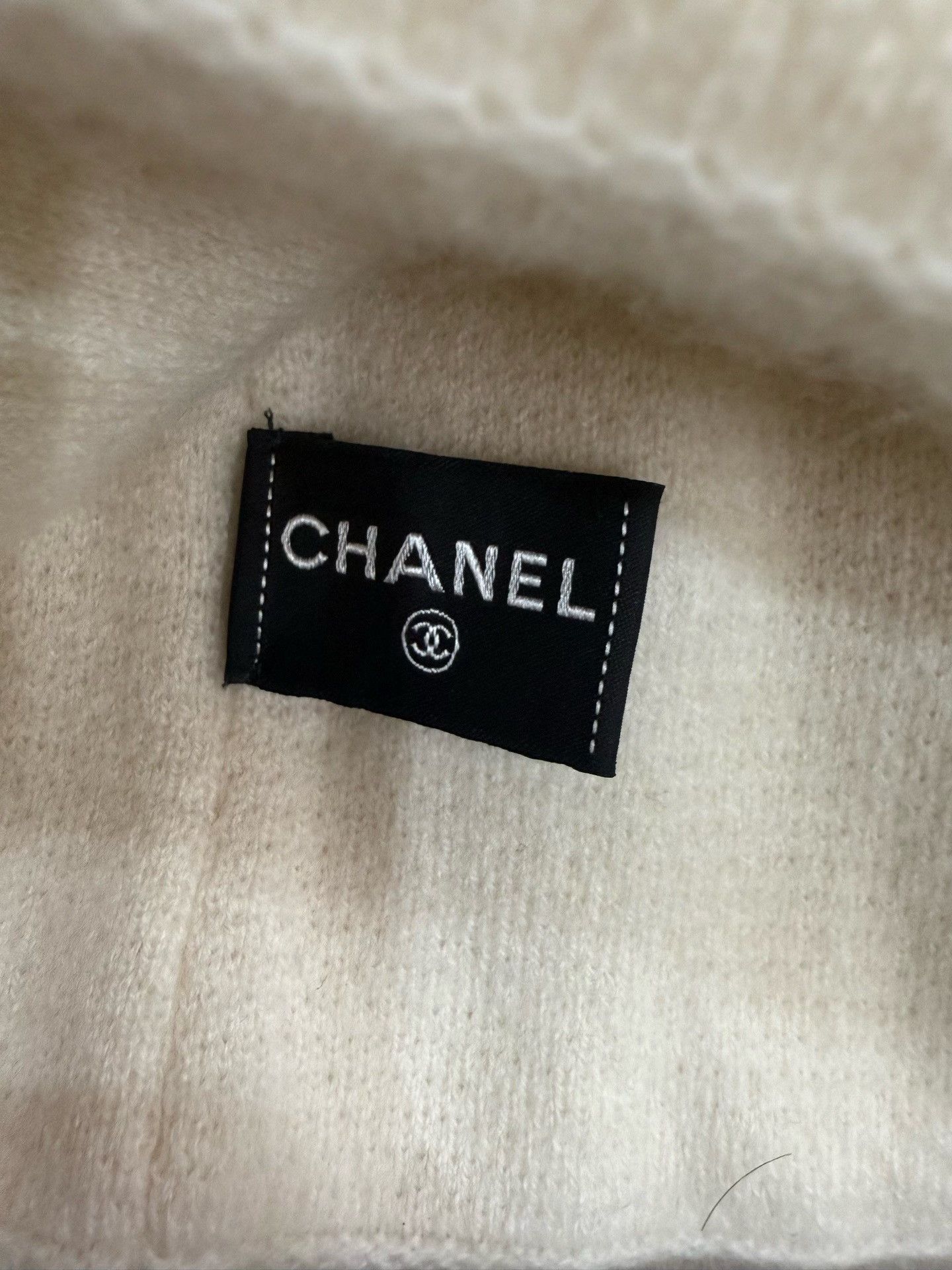Chanel Chanel White Cashmere Knit Hat Size ONE SIZE - 3 Thumbnail