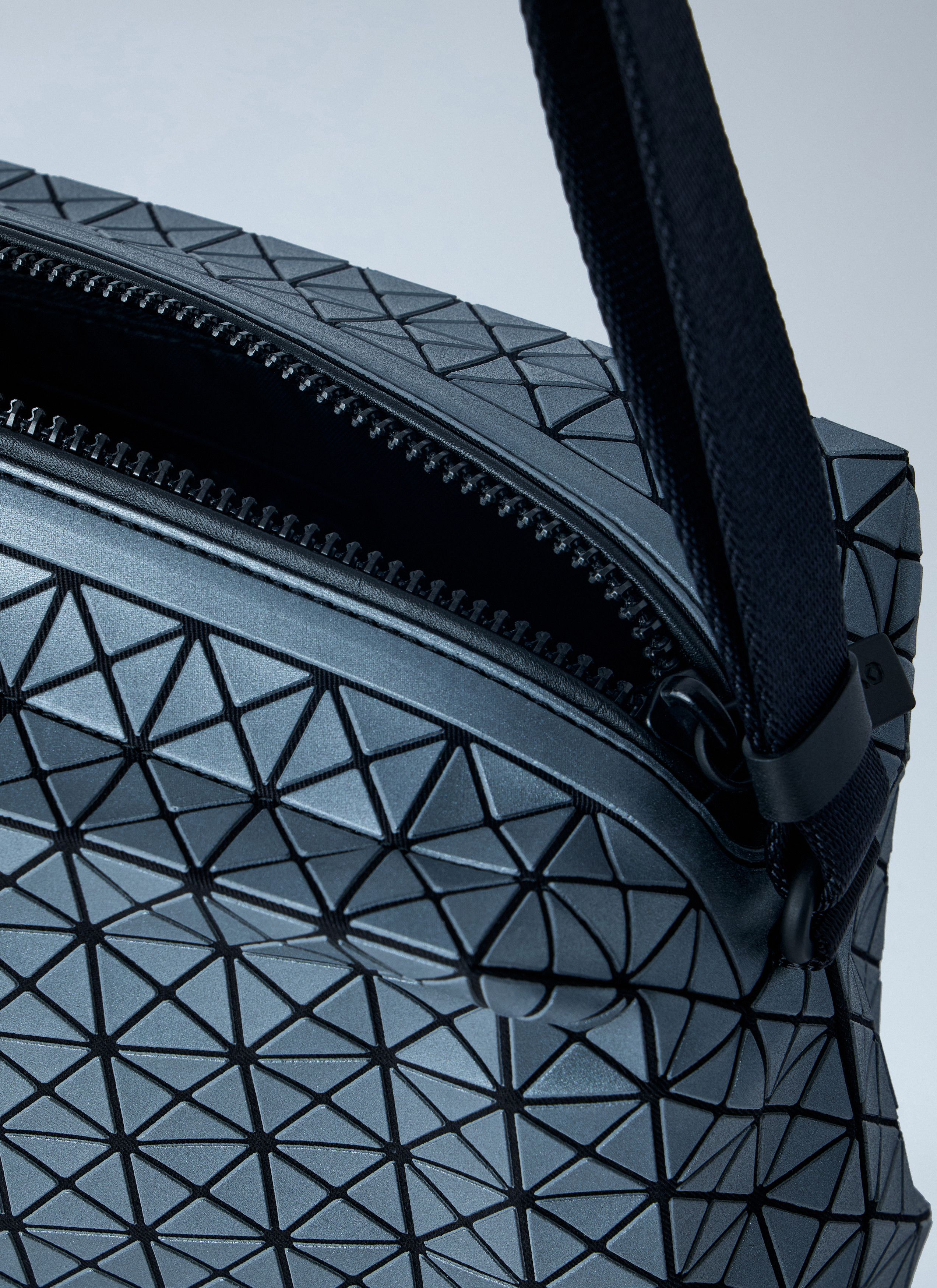 Issey Miyake Bao Bao Saddle Reflector Crossbody Bag Size ONE SIZE - 6 Thumbnail