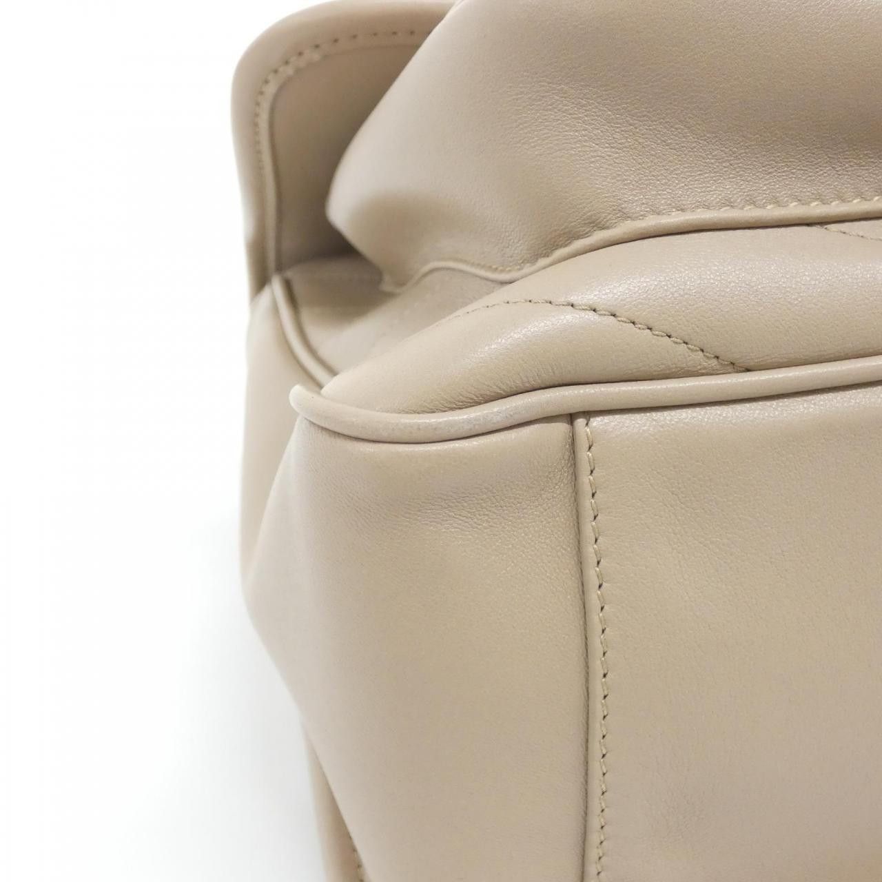 Yves Saint Laurent Yves Saint Laurent Saint Laurent Niki Lambskin Shoulder Bag Leather Shoulder Bag 633158 1EL07 DUTY FREE for USA Size ONE SIZE - 3 Thumbnail