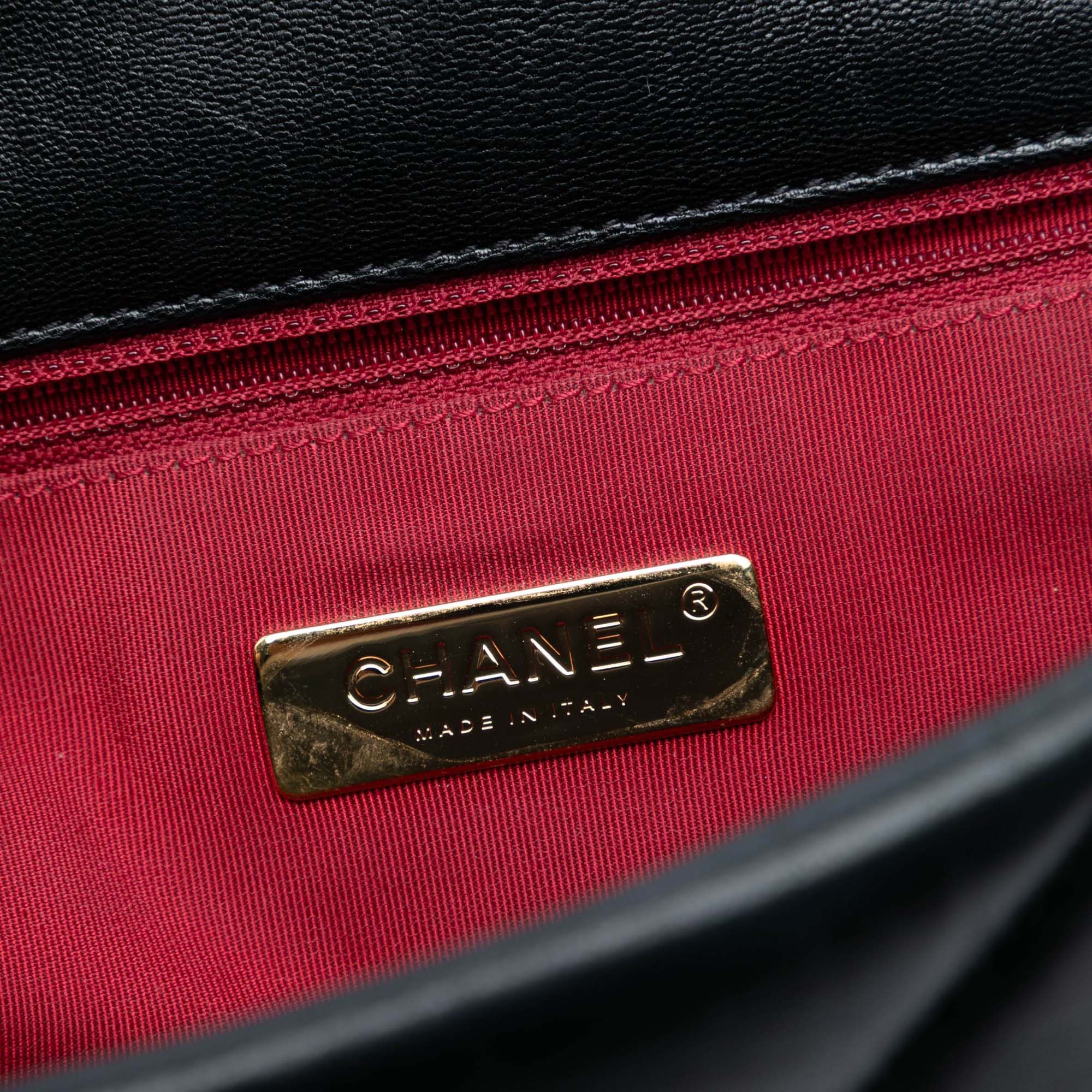 Chanel Maxi Lambskin 19 Flap Size ONE SIZE - 5 Thumbnail