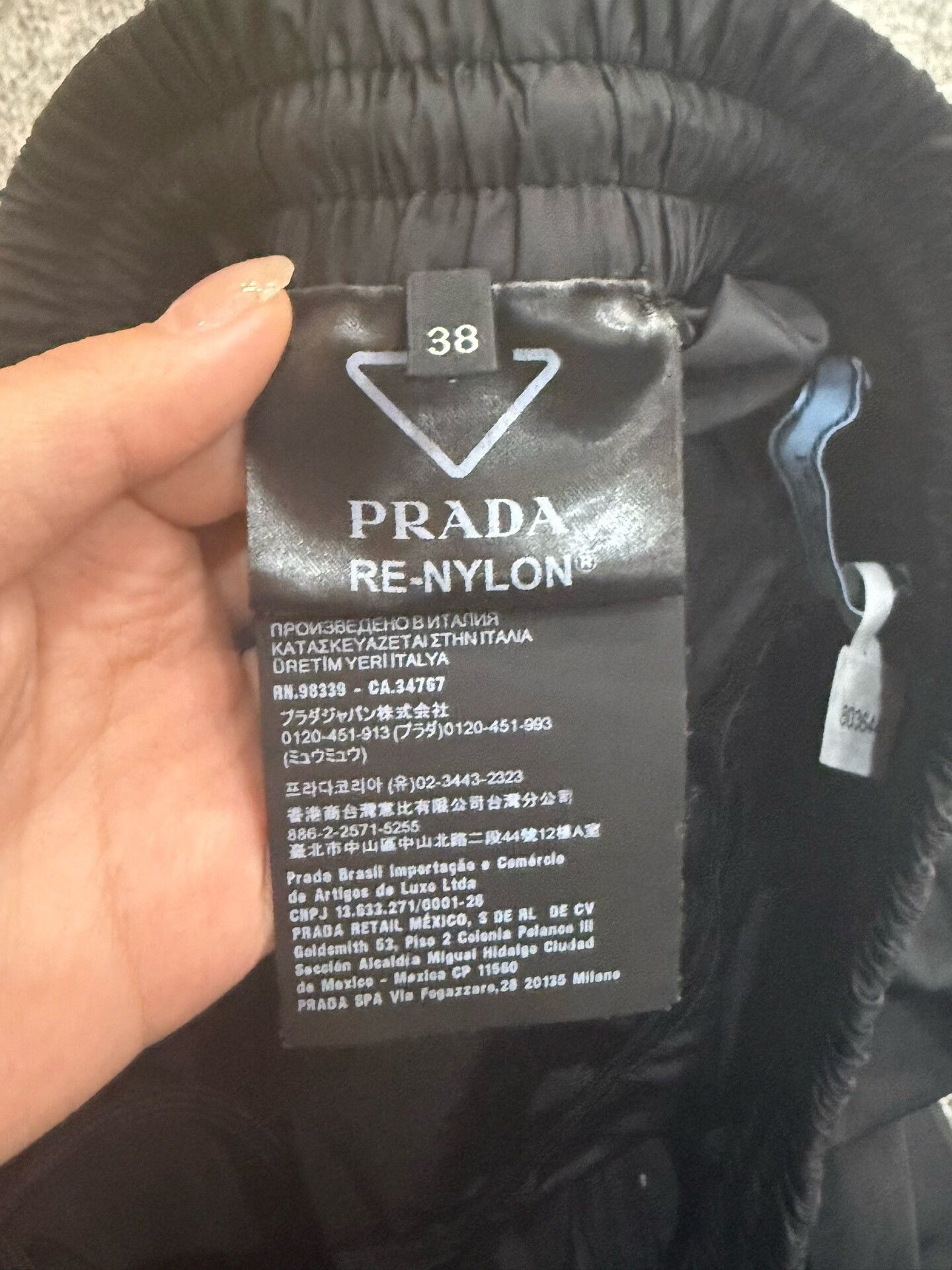 Prada Prada Black Shorts Size 38 Size 38" / US 16 / IT 52 - 4 Thumbnail