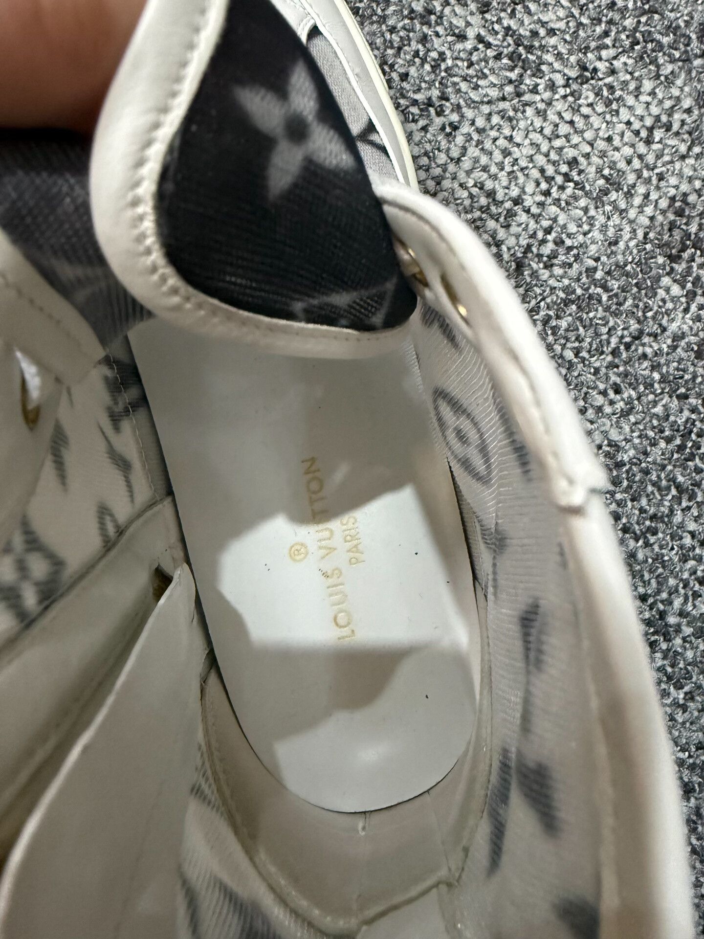 Louis Vuitton Louis Vuitton Classic High-Top Sneakers Size US 4.5 / IT 34.5 - 3 Thumbnail