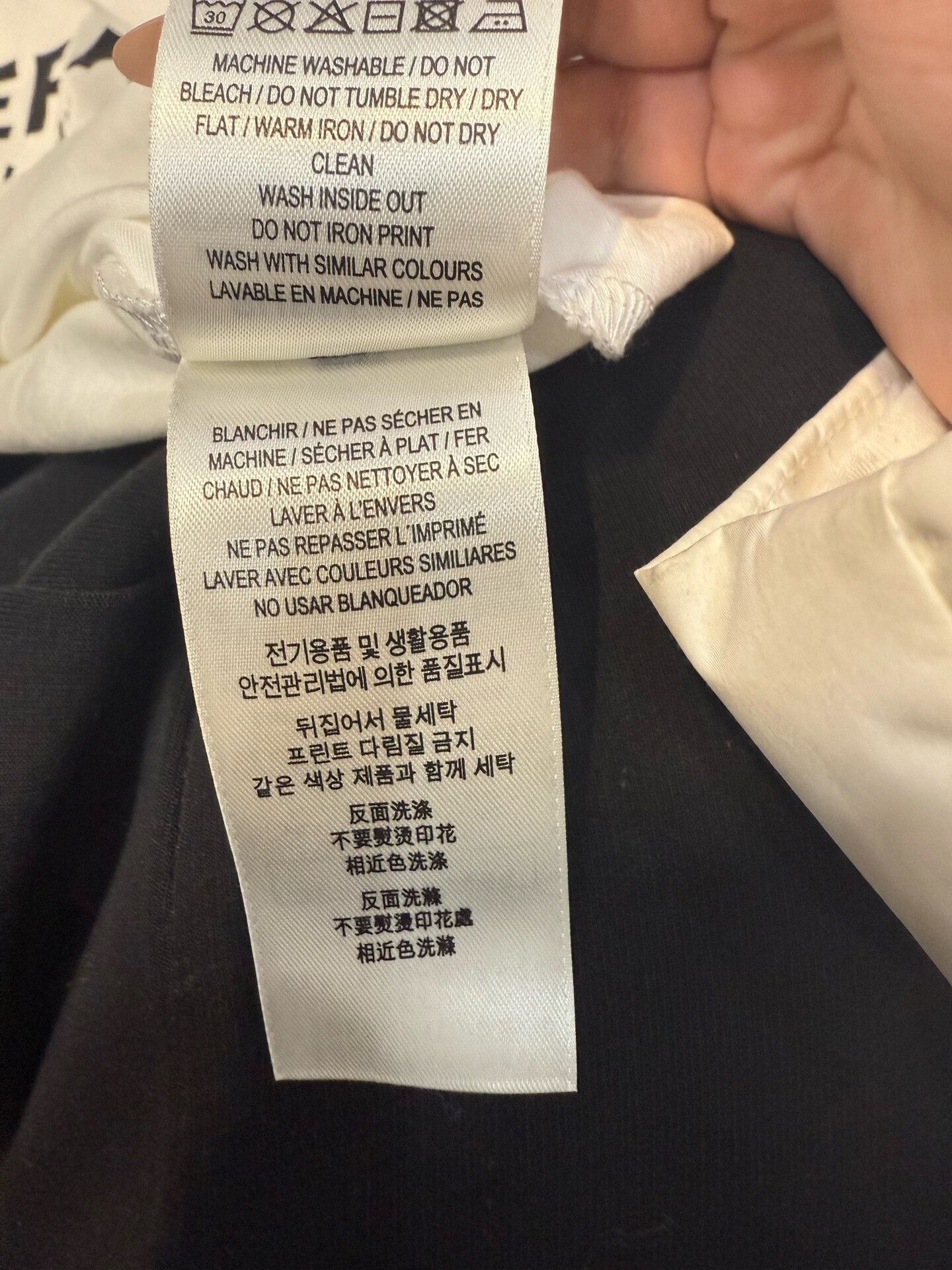 Burberry Burberry XXL Cotton Logo Item Size US XXL / EU 58 / 5 - 7 Thumbnail