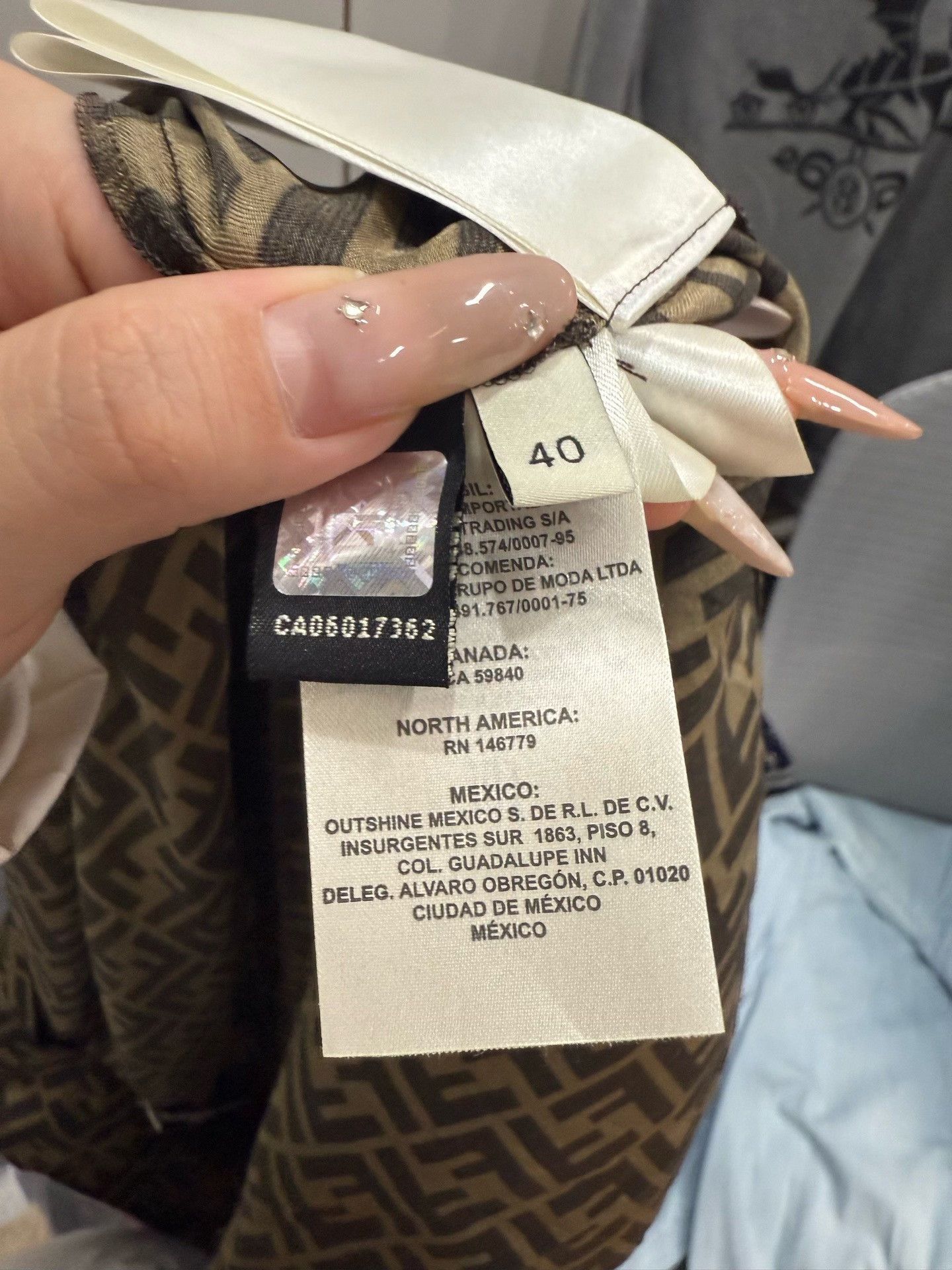 Fendi Fendi Shirt Size 40 Made In Italy Size US XXS / EU 40 - 6 Thumbnail