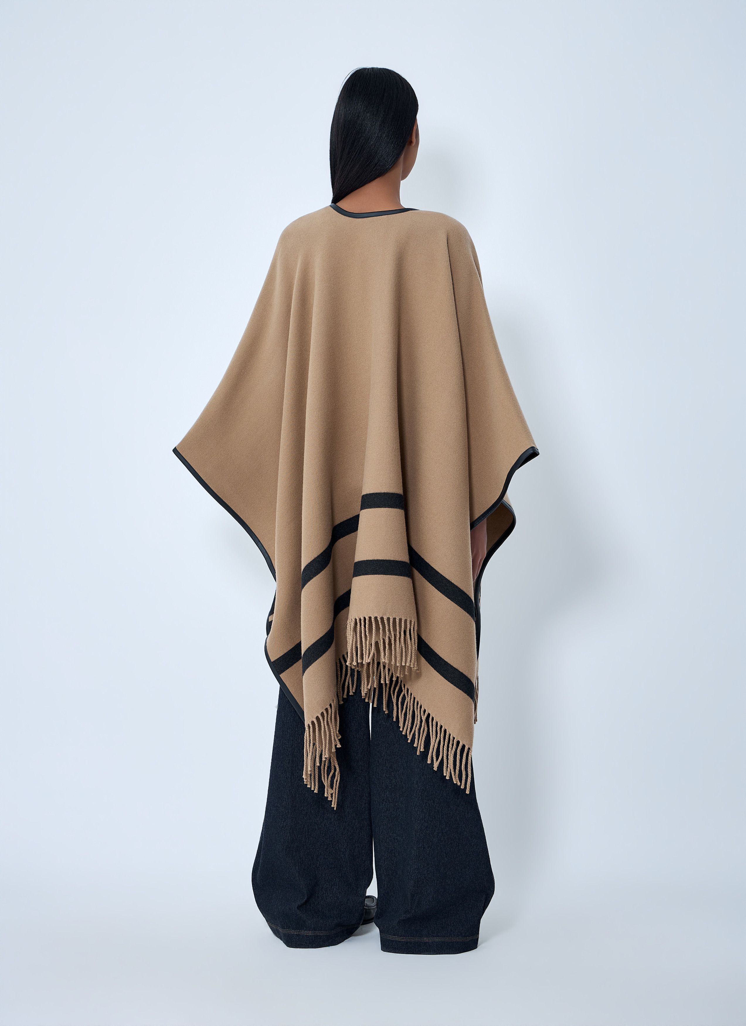 Max Mara Logo Motif Poncho Size ONE SIZE - 4 Thumbnail