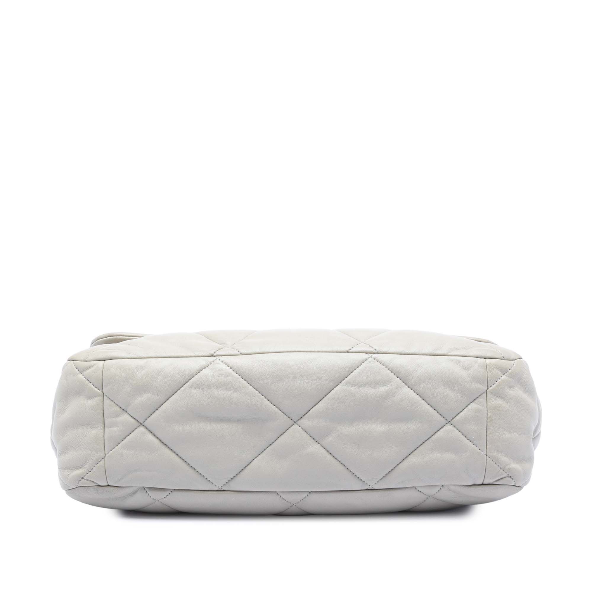 Chanel Maxi Lambskin 19 Flap Size ONE SIZE - 3 Thumbnail