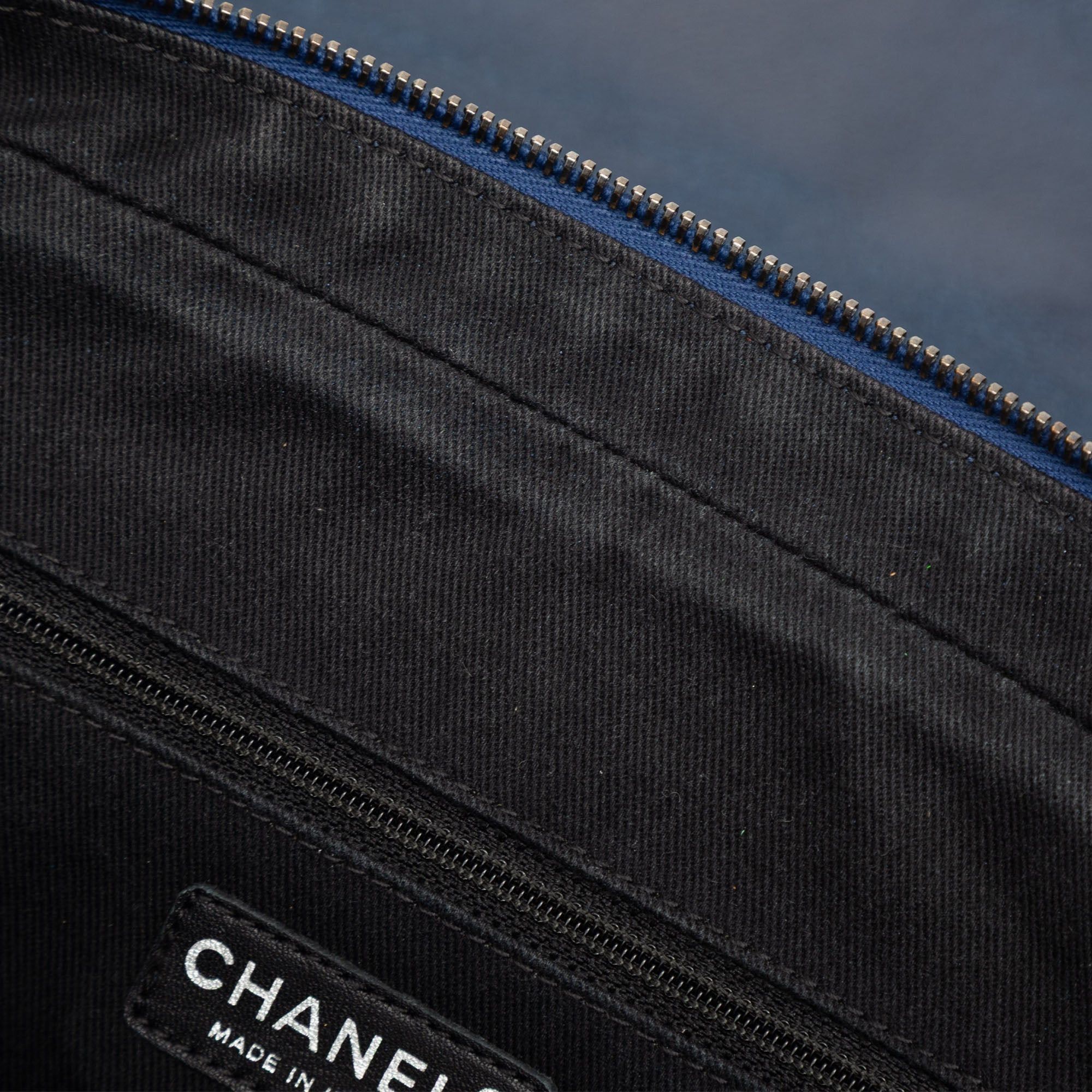 Chanel Jumbo Quilted Iridescent Caviar Easy Flap Size ONE SIZE - 7 Thumbnail