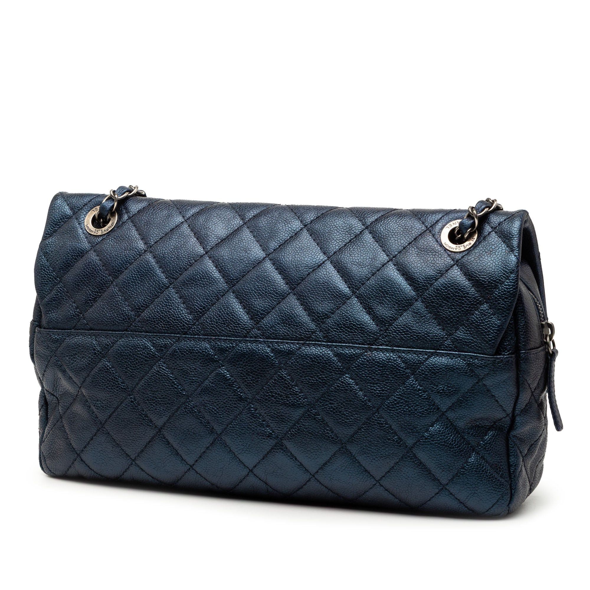 Chanel Jumbo Quilted Iridescent Caviar Easy Flap Size ONE SIZE - 2 Thumbnail