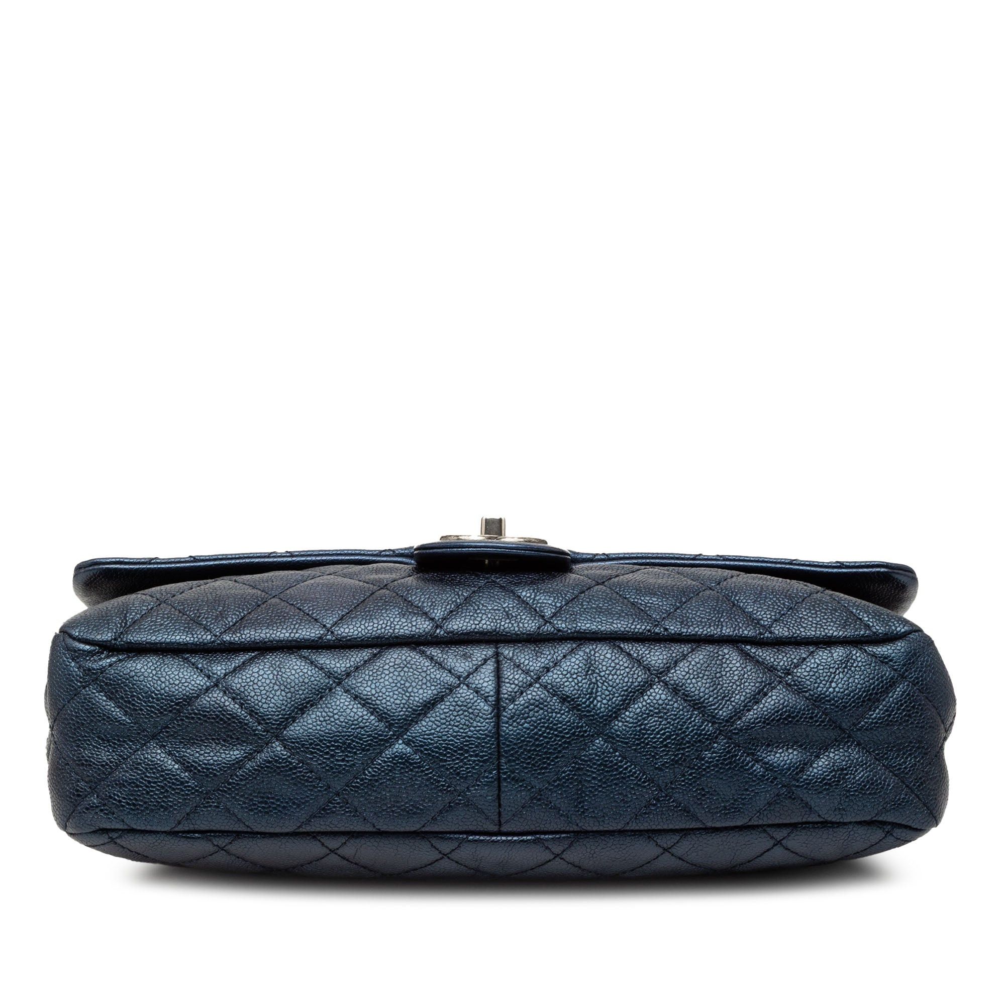 Chanel Jumbo Quilted Iridescent Caviar Easy Flap Size ONE SIZE - 3 Thumbnail