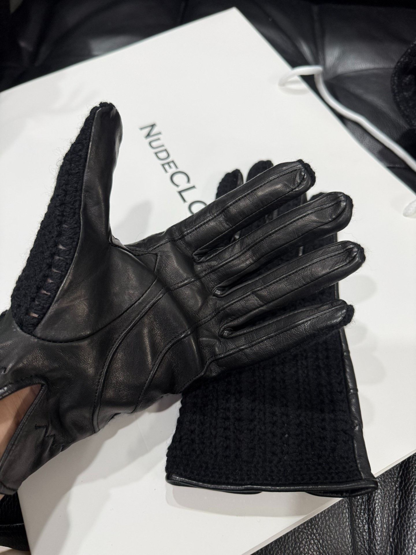 Dries Van Noten Dries van Noten Sheepskin Patchwork Gloves Size ONE SIZE - 6 Thumbnail