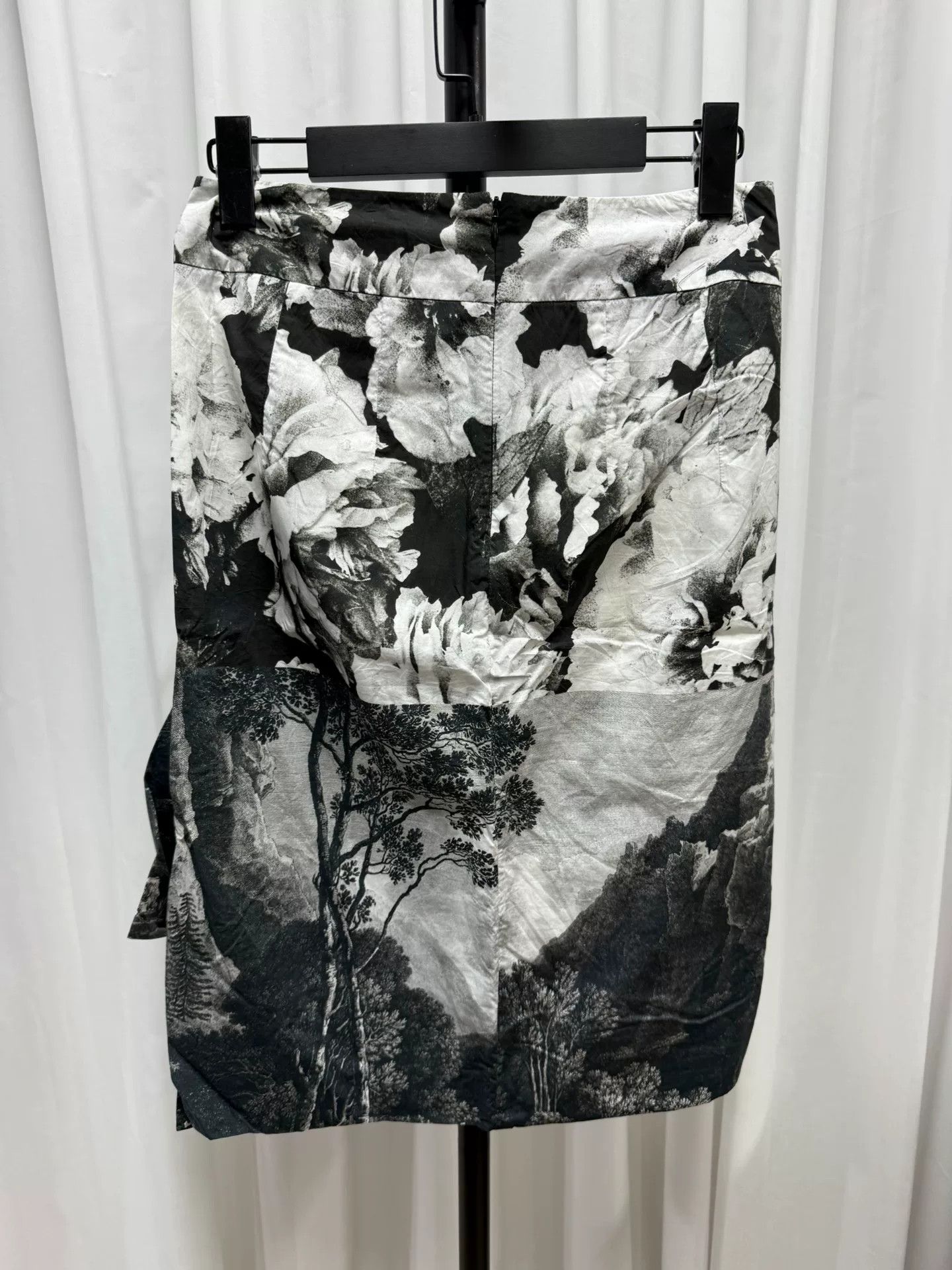 Dries Van Noten Dries van Noten Printed Ruffle Pencil Skirt Size 36" / US 14 / IT 50 - 4 Thumbnail