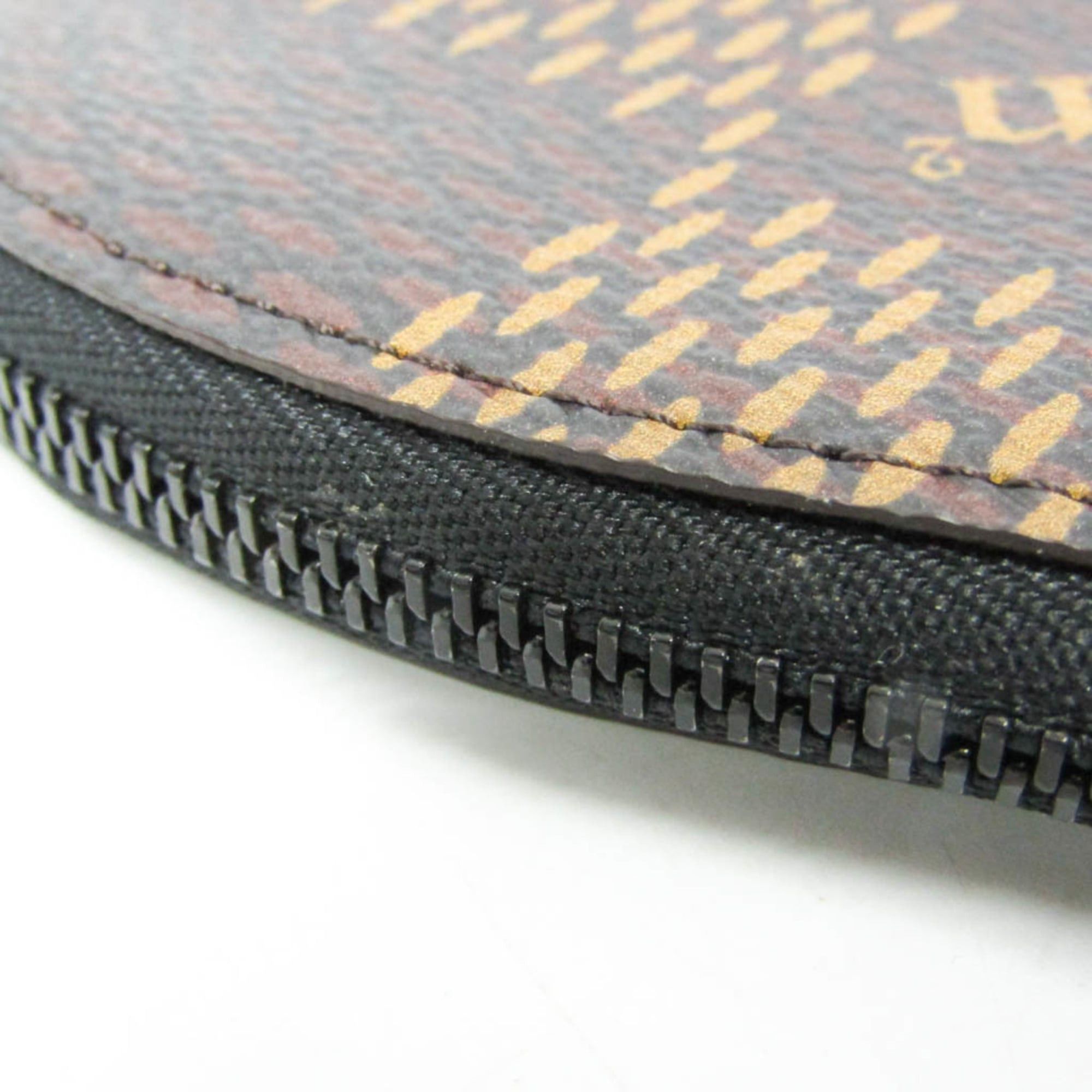 Louis Vuitton Louis Vuitton Damier Giant Bear Coin Card Folder NIGO Collaboration N60387 Women,Men Damier Canvas,Leather Coin Purse/coin Case Damier Canvas,Dark Brown,Yellow Size ONE SIZE - 6 Thumbnail