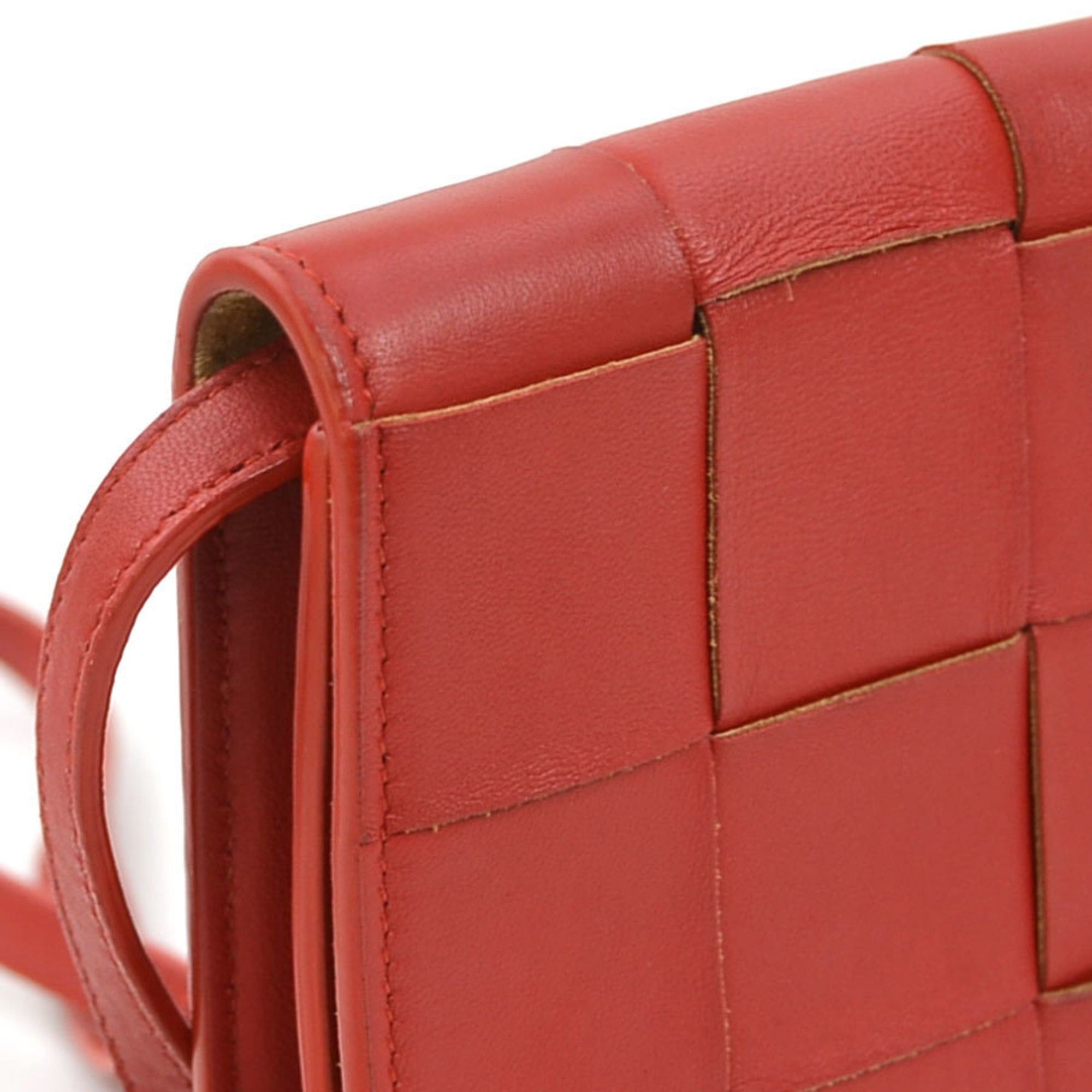 Bottega Veneta Bottega Veneta Maxi Intrecciato Leather Shoulder Bag in Red for Women, Free Shipping, h31423g Size ONE SIZE - 6 Thumbnail