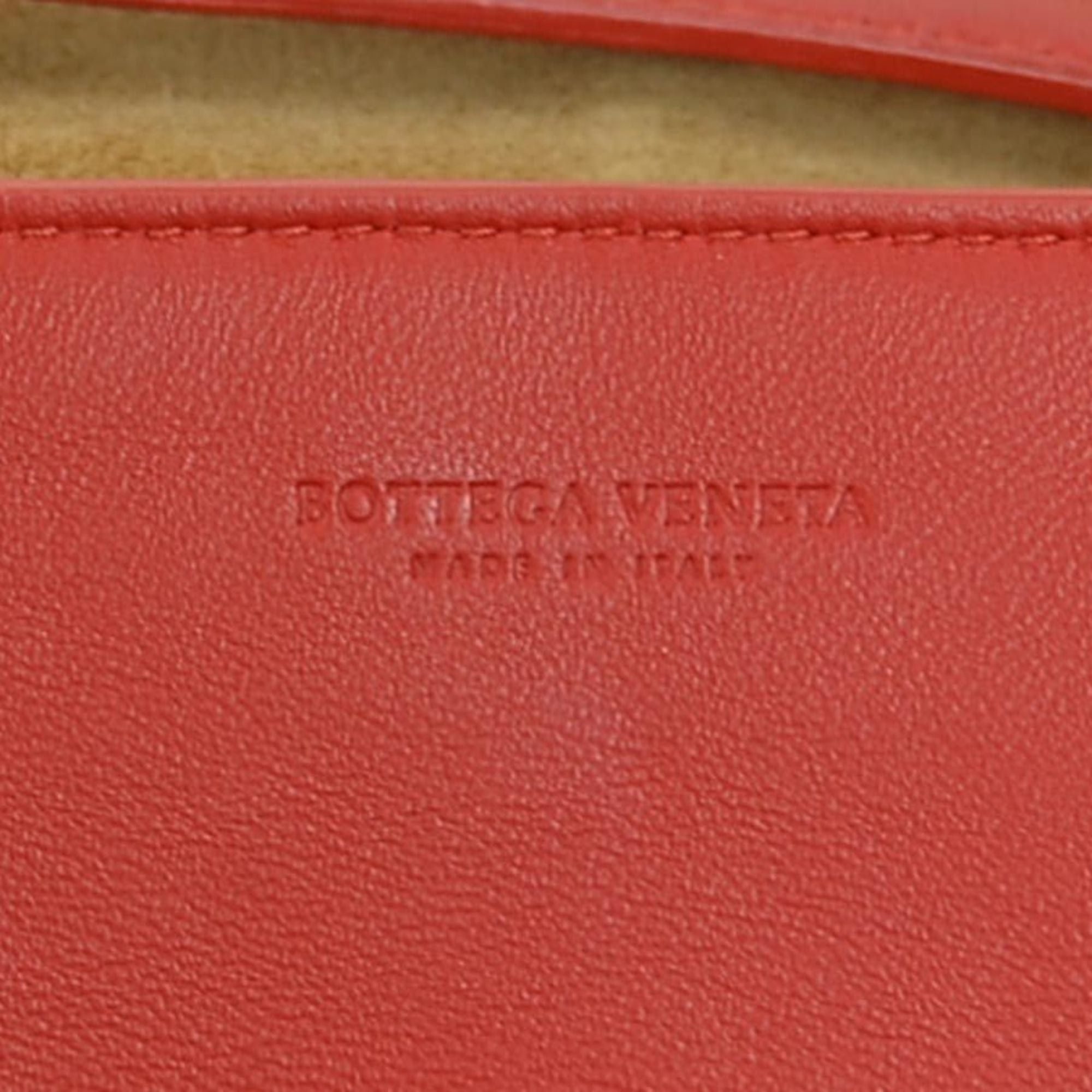 Bottega Veneta Bottega Veneta Maxi Intrecciato Leather Shoulder Bag in Red for Women, Free Shipping, h31423g Size ONE SIZE - 14 Thumbnail