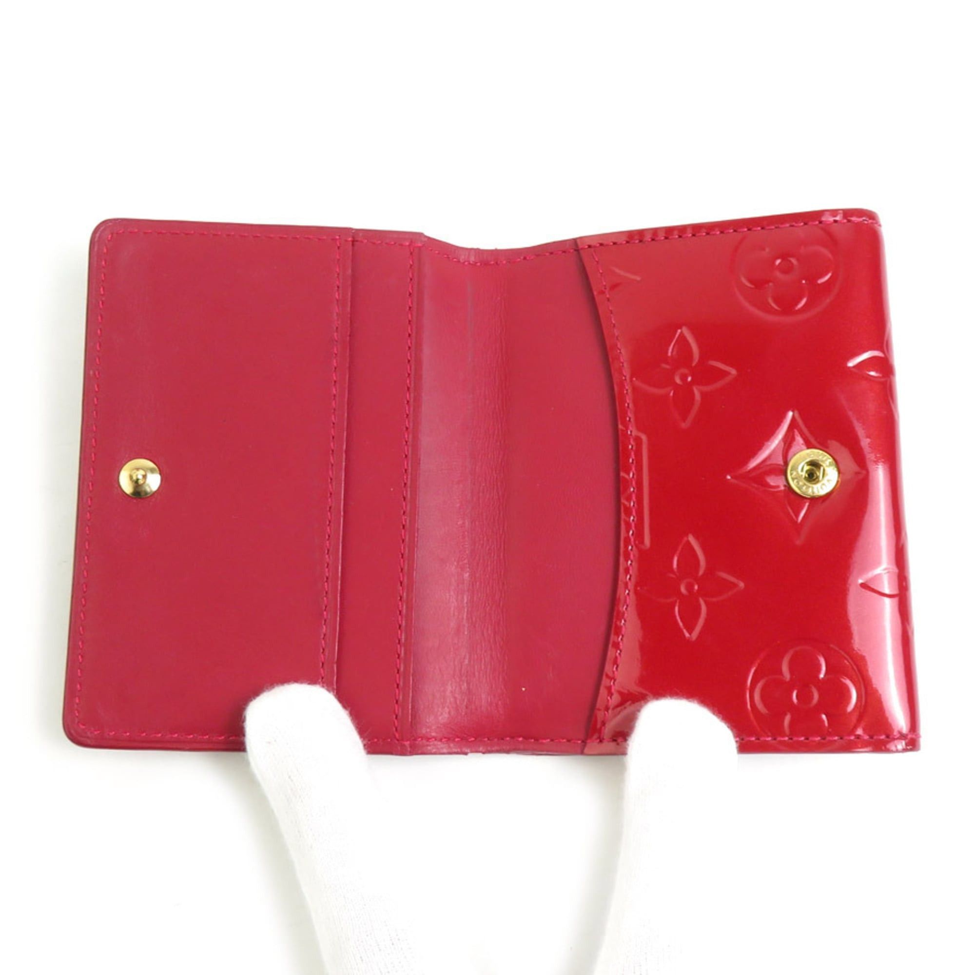 Louis Vuitton Louis Vuitton Monogram Vernis Ludlow Patent Leather Wallet with Coin Purse, Business Card Case, and Case in Dark Red Gold. Women's. M91978. Free Shipping. e61278i Size ONE SIZE - 3 Thumbnail