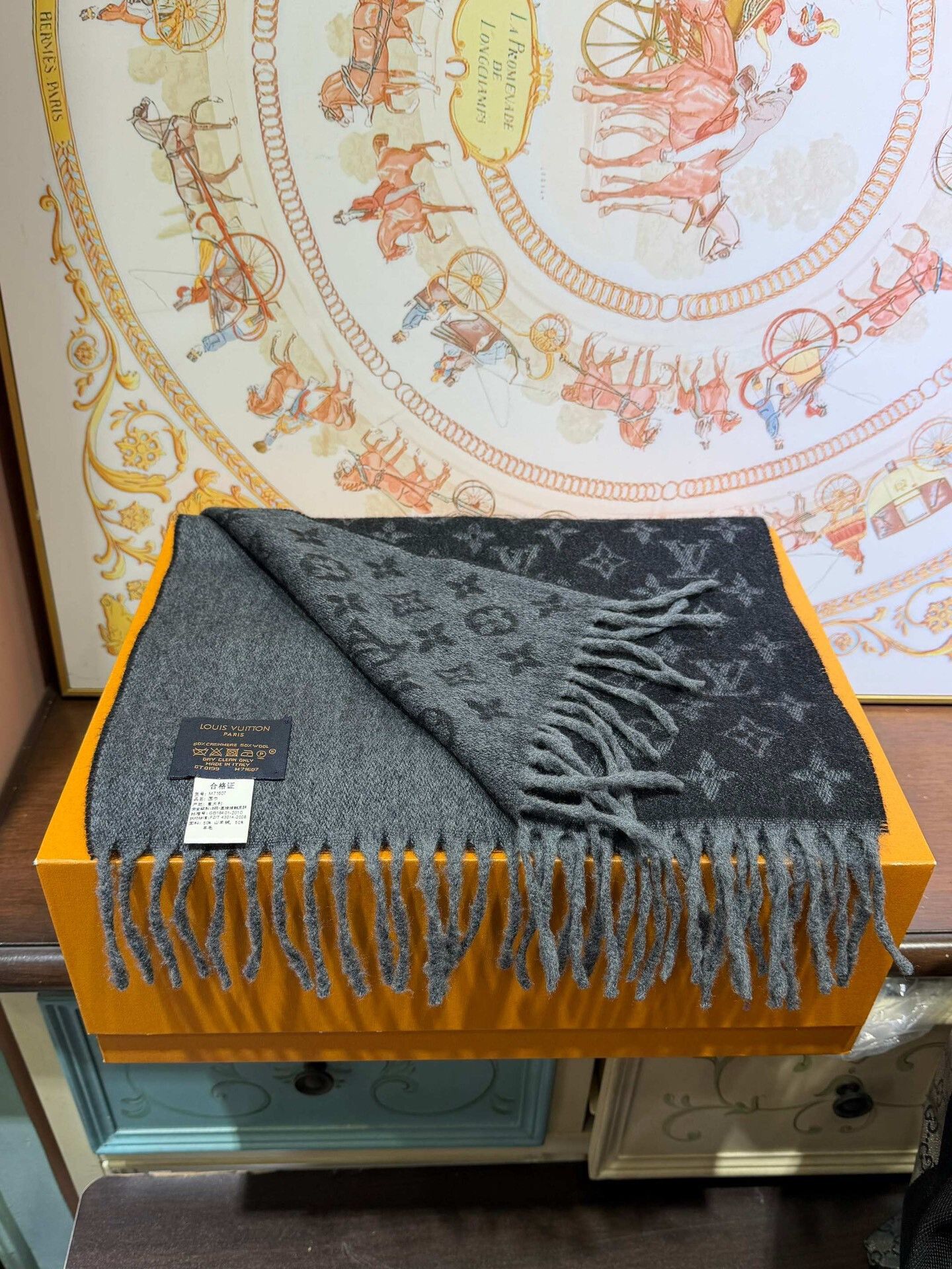 Louis Vuitton LV Monogram Gradient Cashmere Scarf Size ONE SIZE - 2 Thumbnail