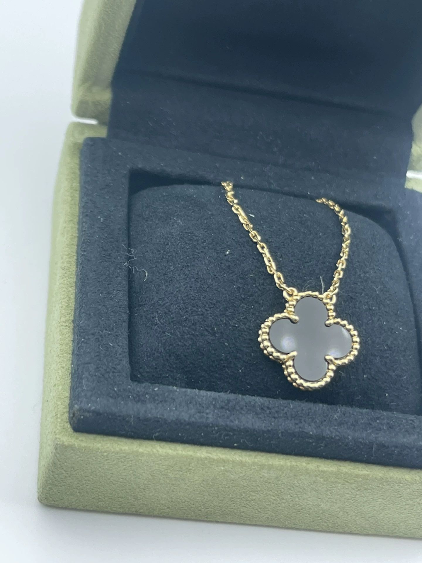 Van Cleef & Arpels VCA Alhambra Black Flower 18K Gold Necklace Size ONE SIZE - 3 Thumbnail
